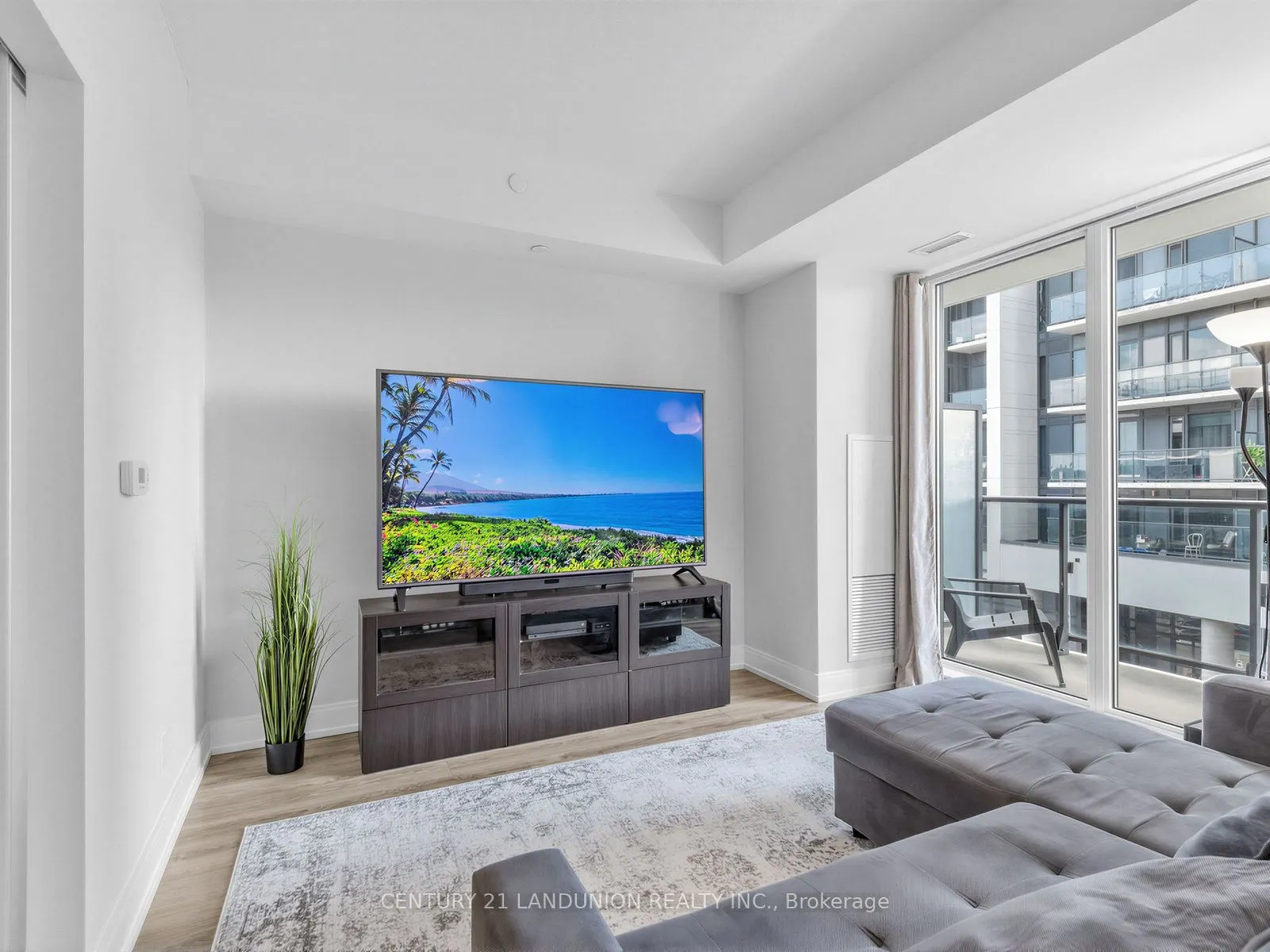 9600 Yonge Street #311B