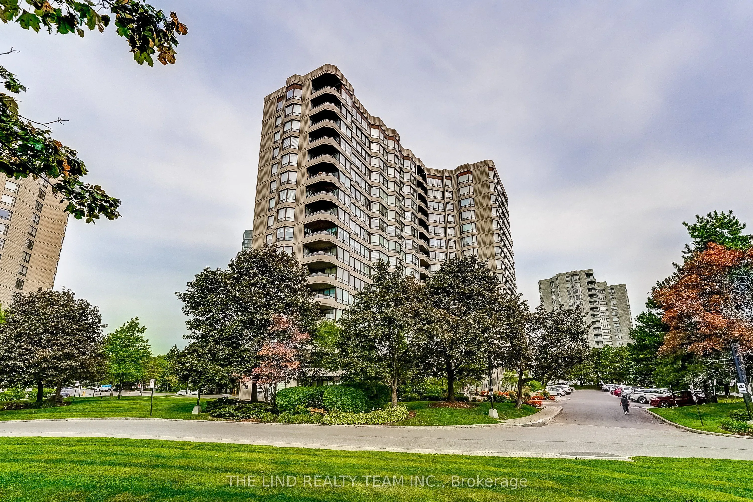 7440 Bathurst Street #1402