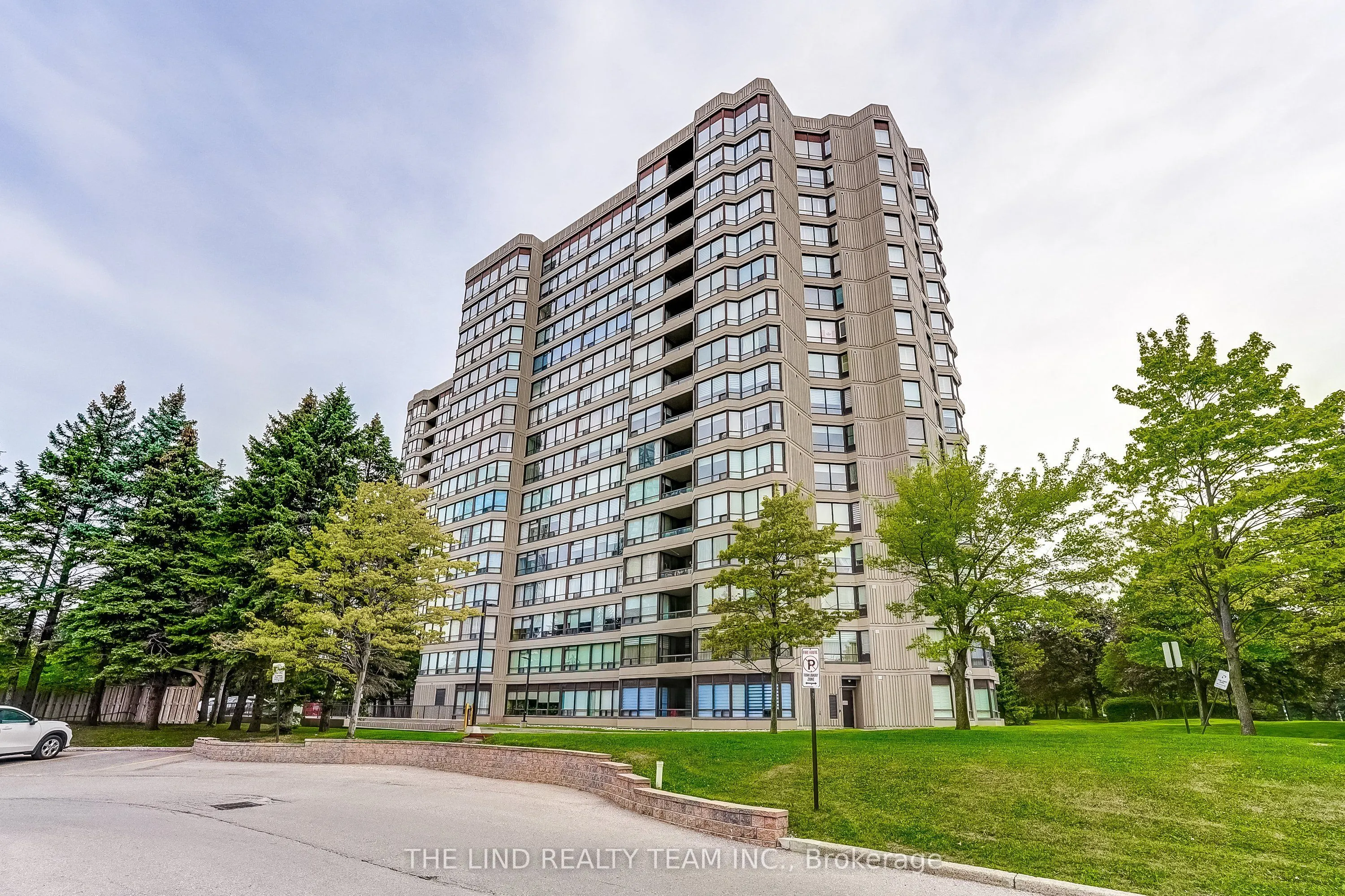 7440 Bathurst Street #1402
