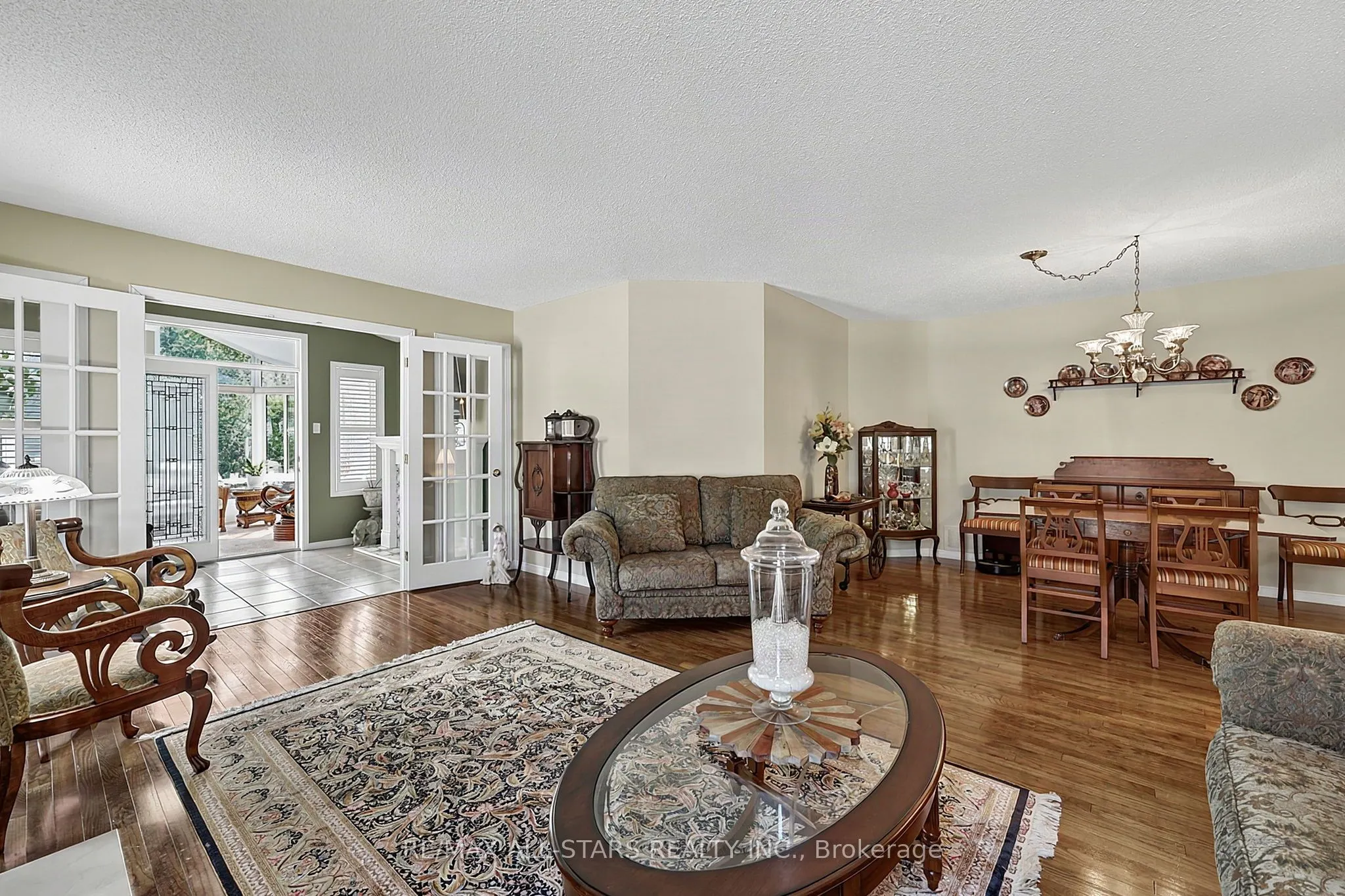 117 Riverglen Drive