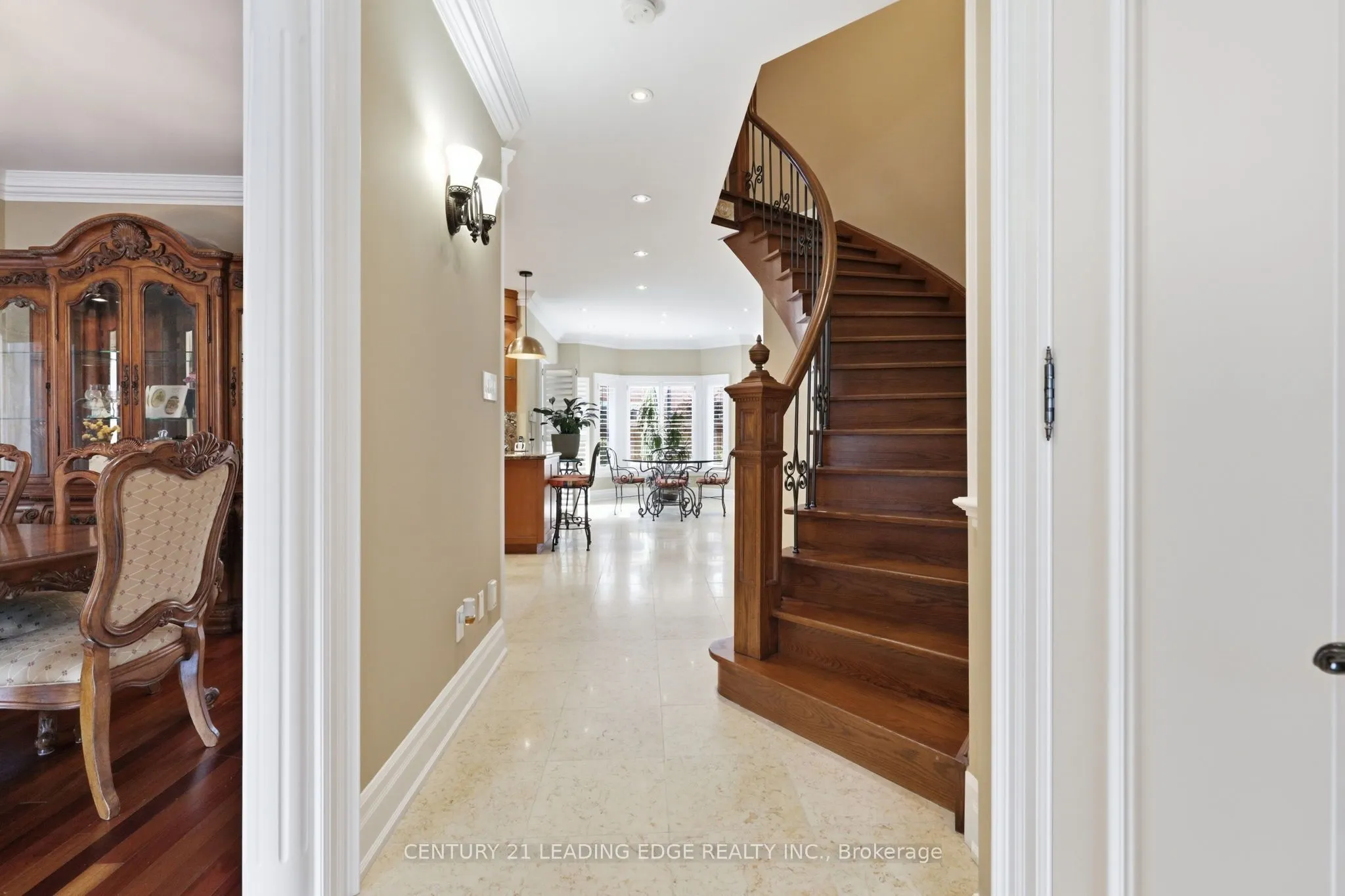 40 Arista Gate