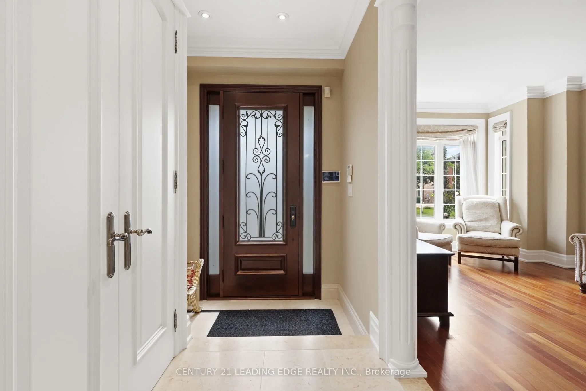 40 Arista Gate
