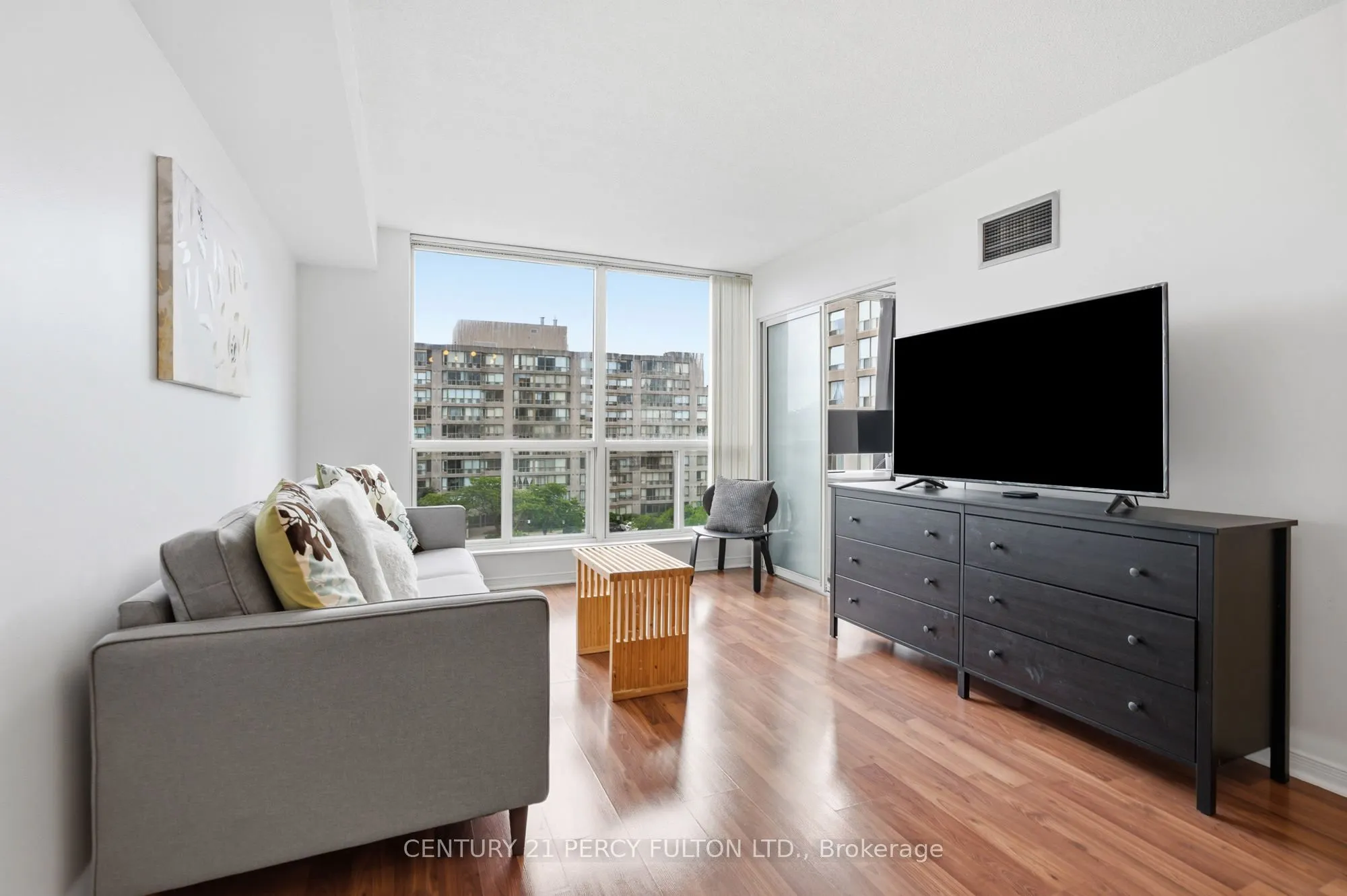 309 Major Mackenzie Avenue #611