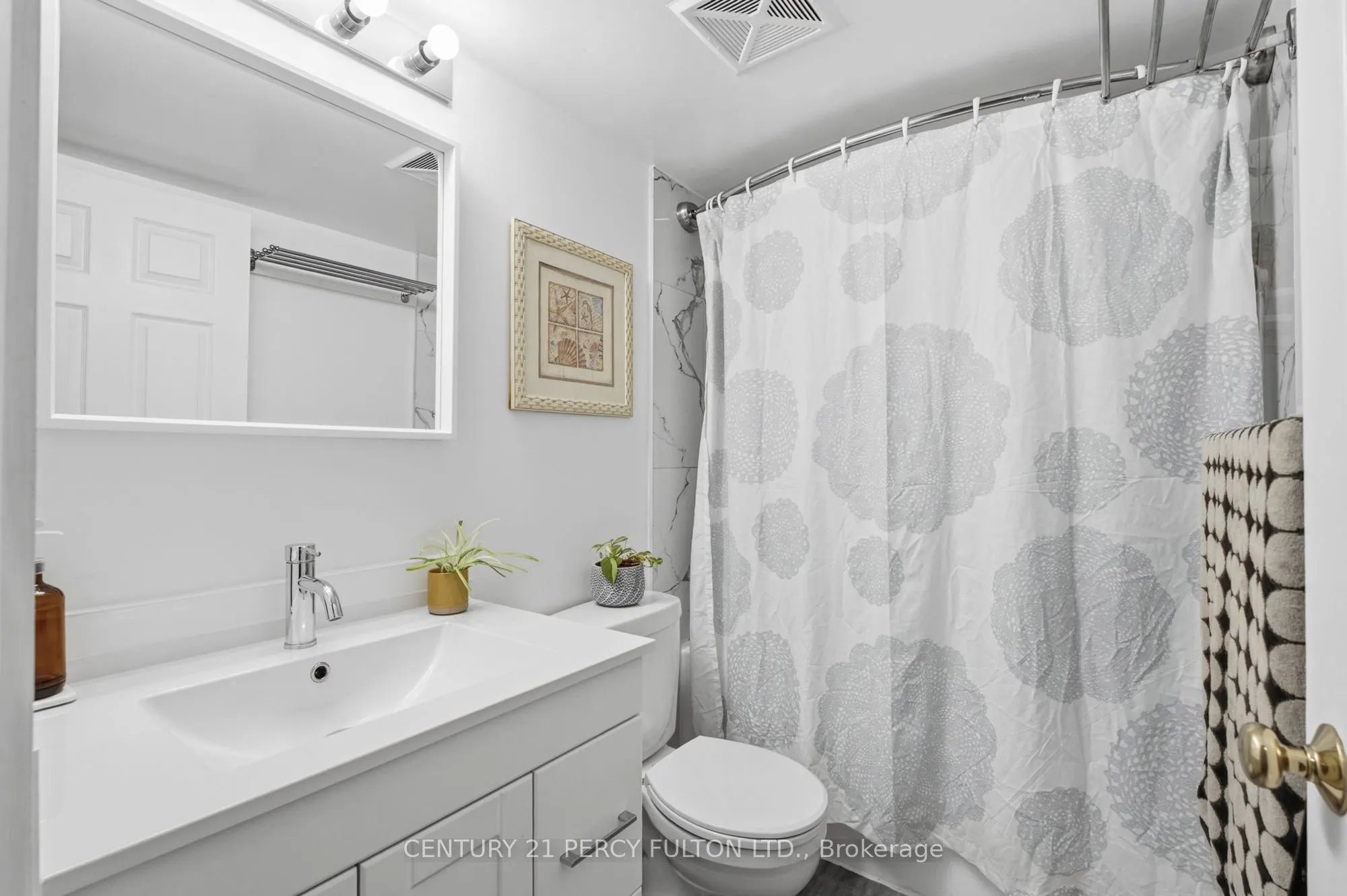 309 Major Mackenzie Avenue #611