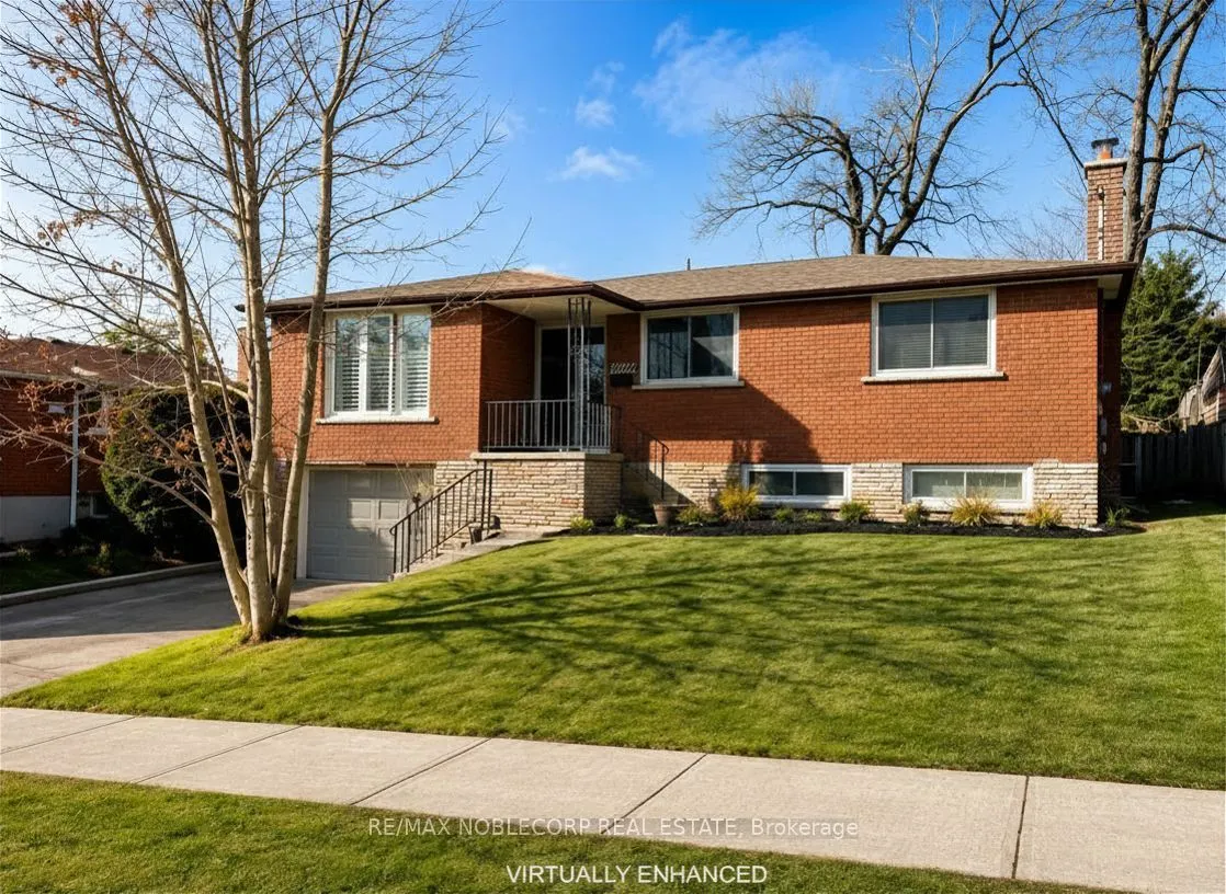 166 Collings Avenue