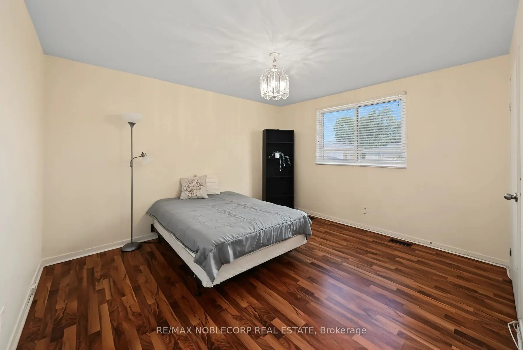166 Collings Avenue
