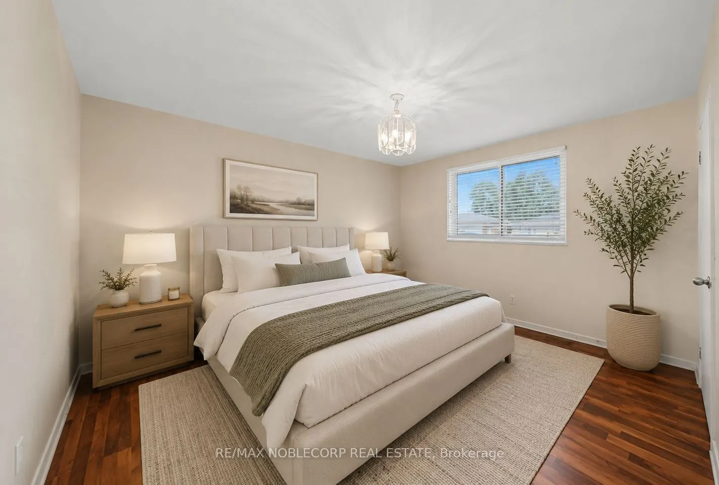 166 Collings Avenue
