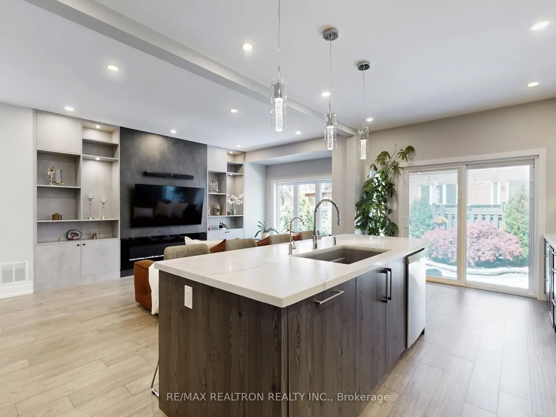 115 Bentoak Crescent