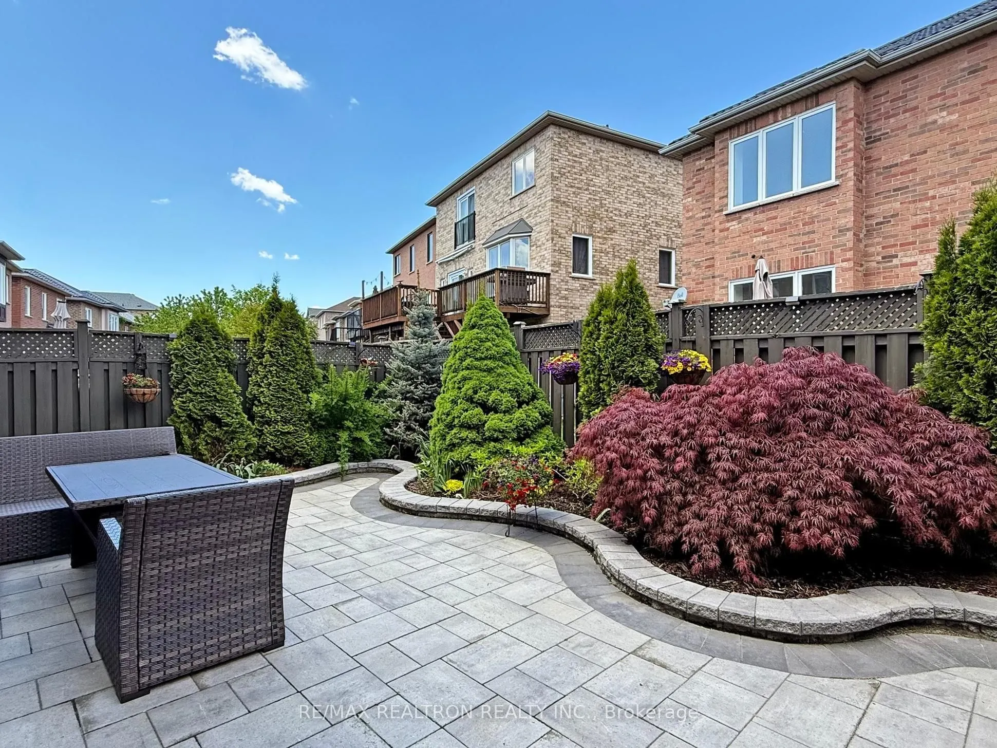 115 Bentoak Crescent