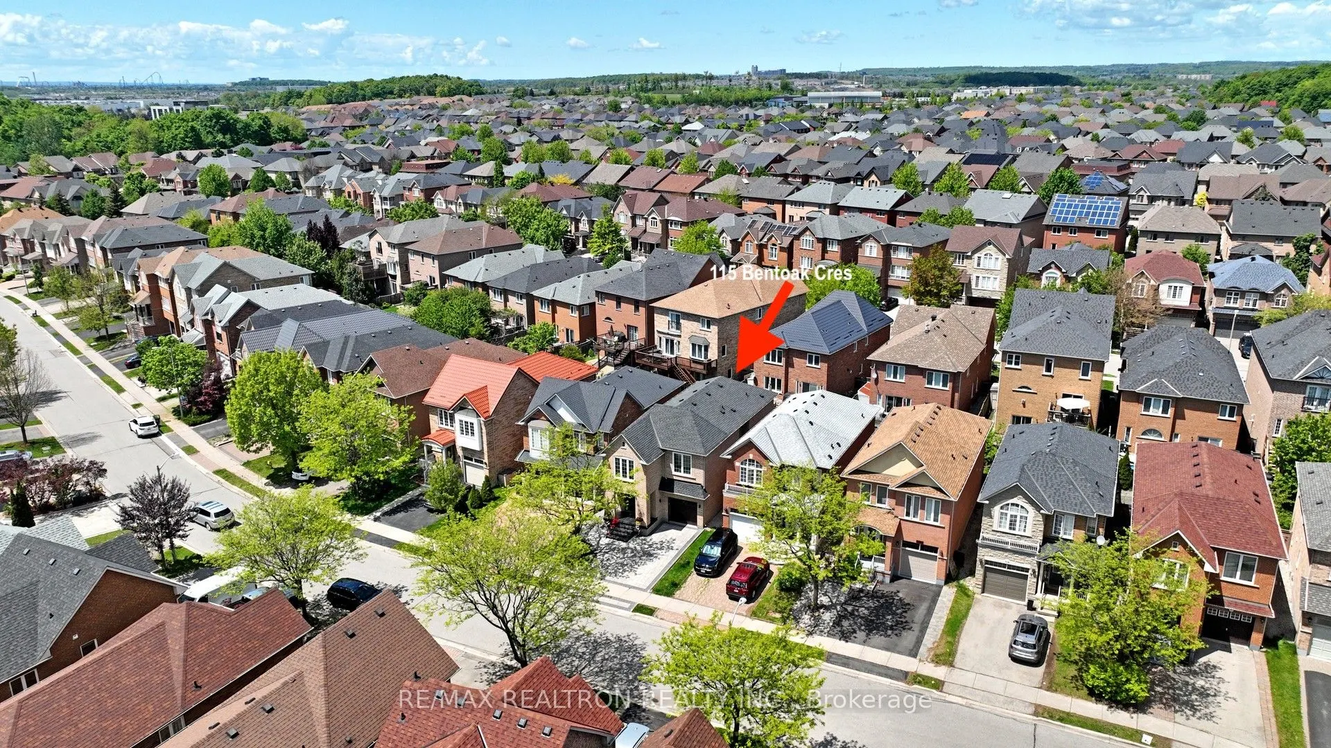 115 Bentoak Crescent