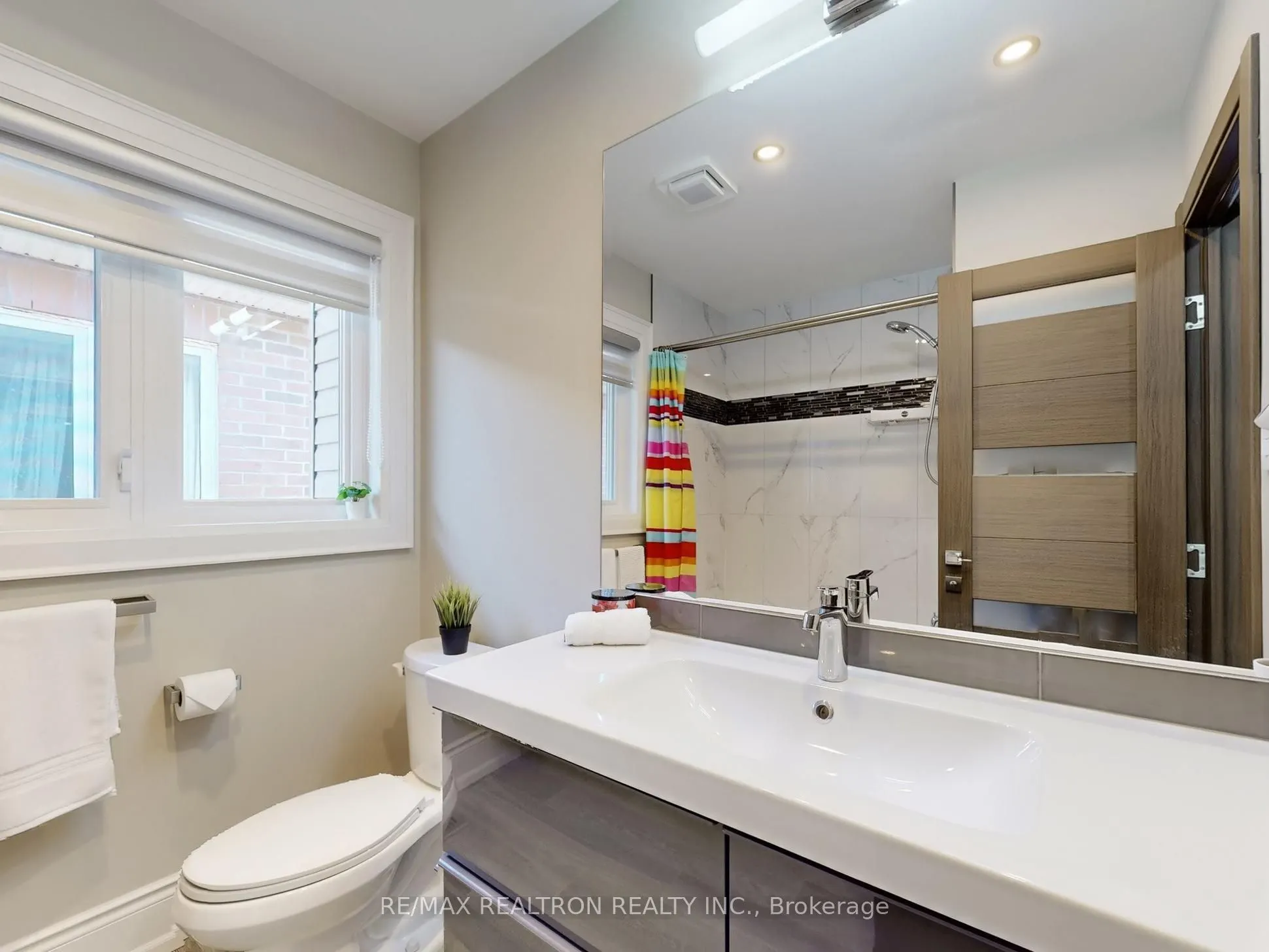 115 Bentoak Crescent