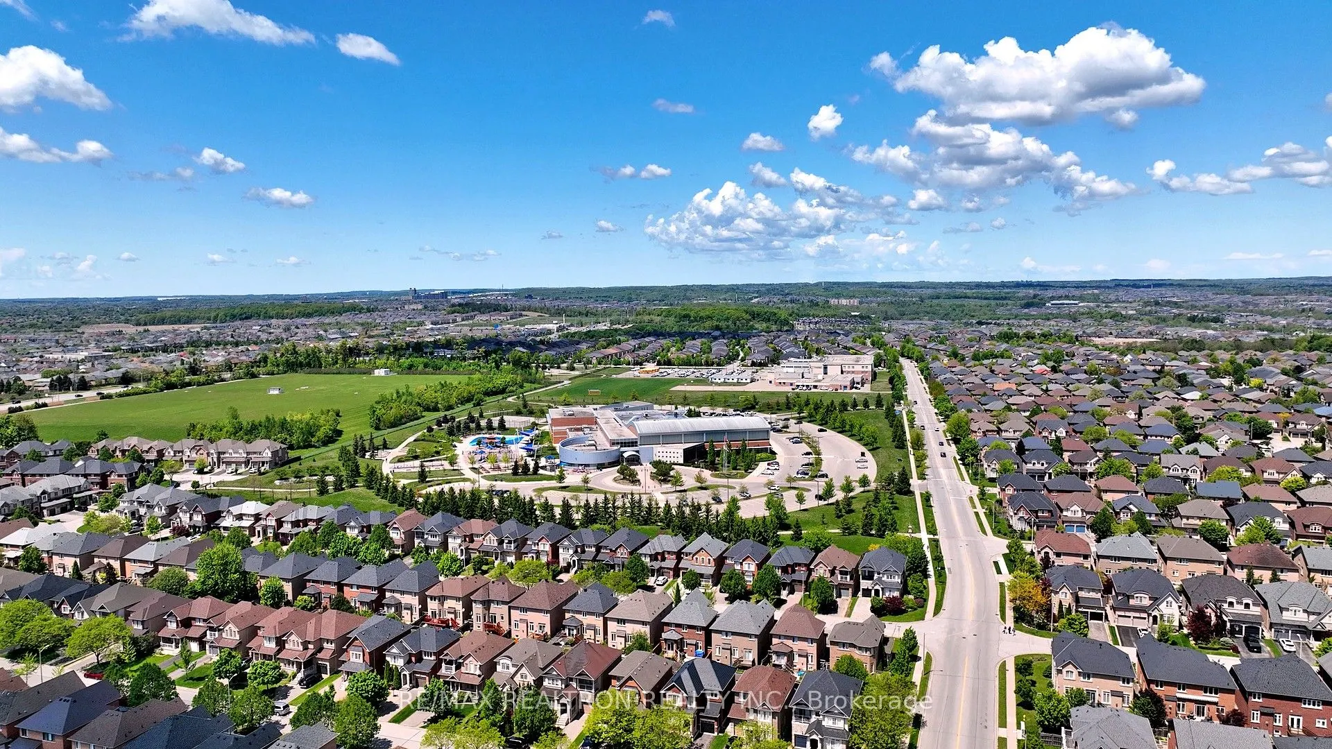 115 Bentoak Crescent