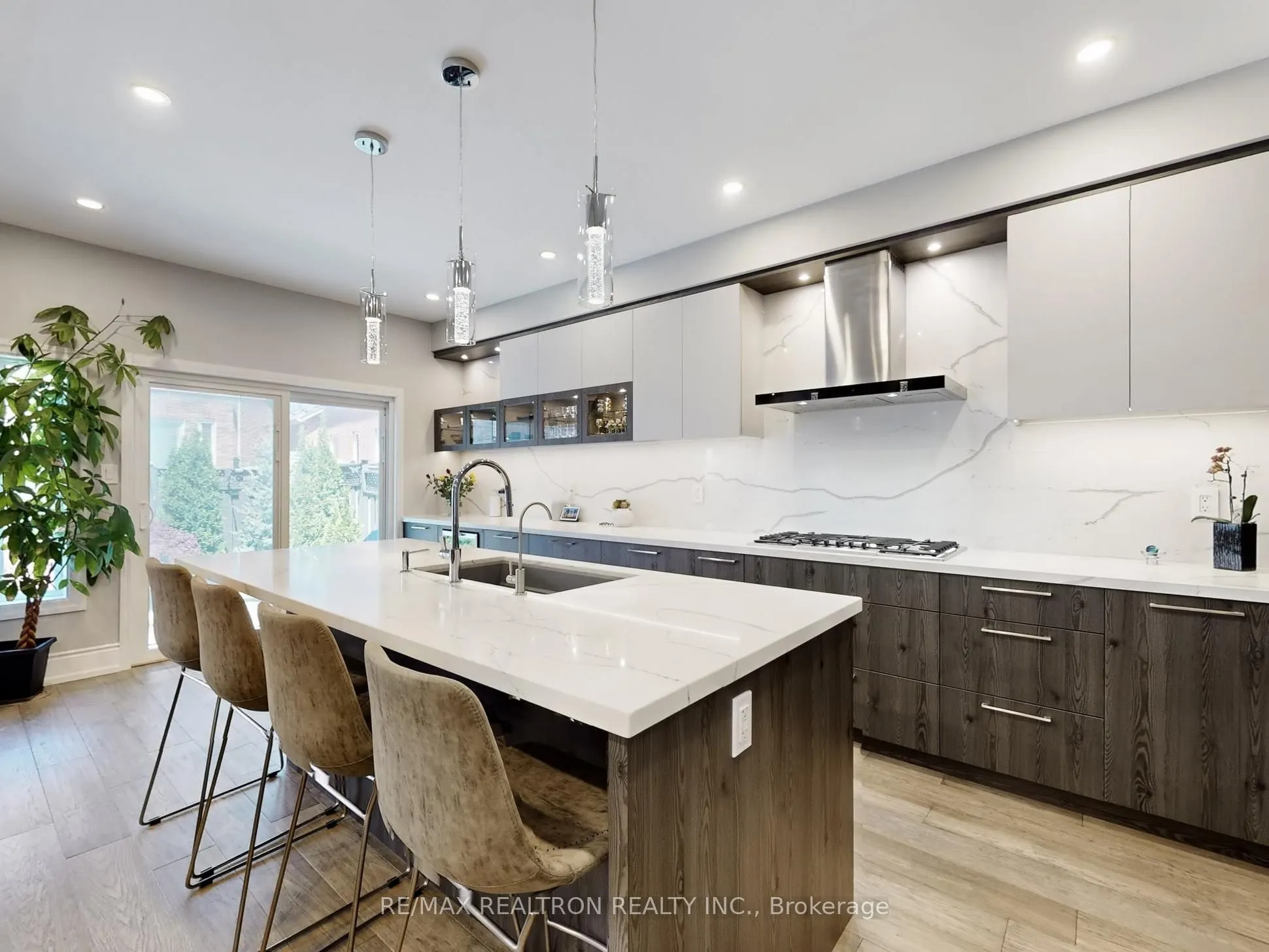 115 Bentoak Crescent