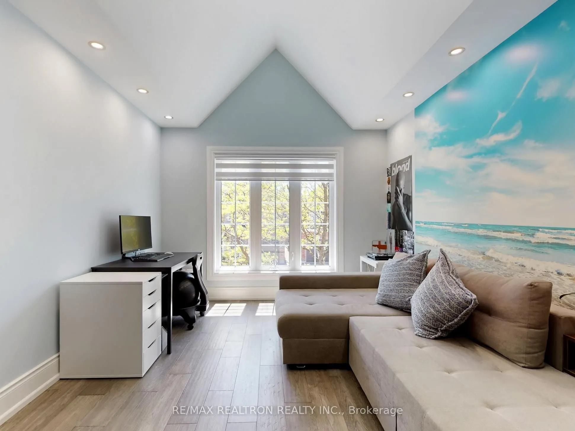 115 Bentoak Crescent