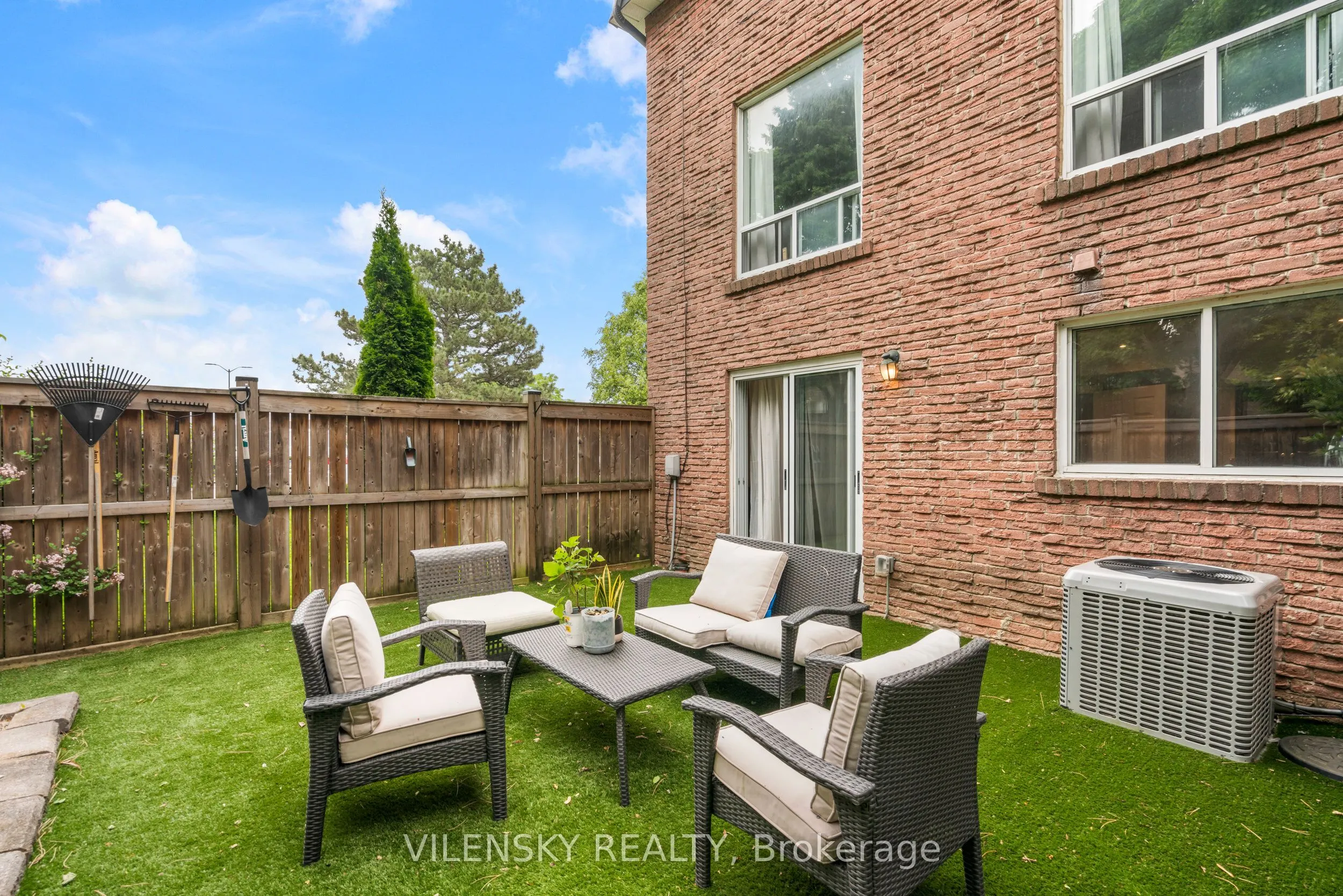 14 Poplar Crescent #19