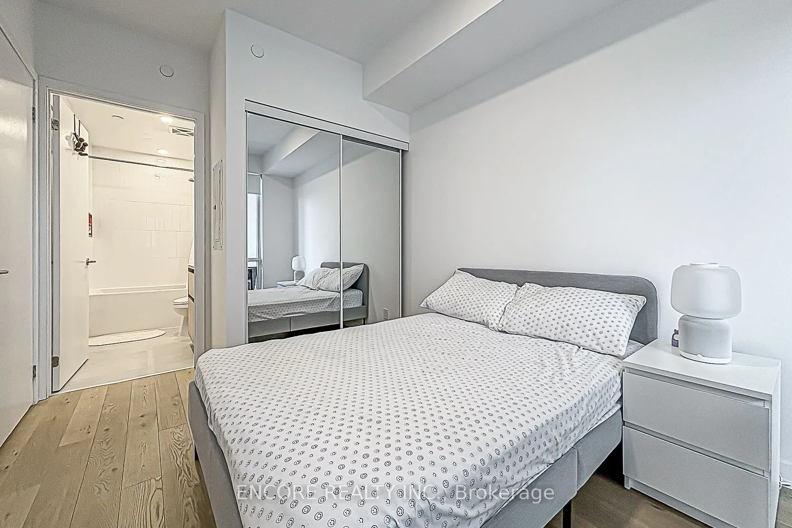 7950 Bathurst Street #B502