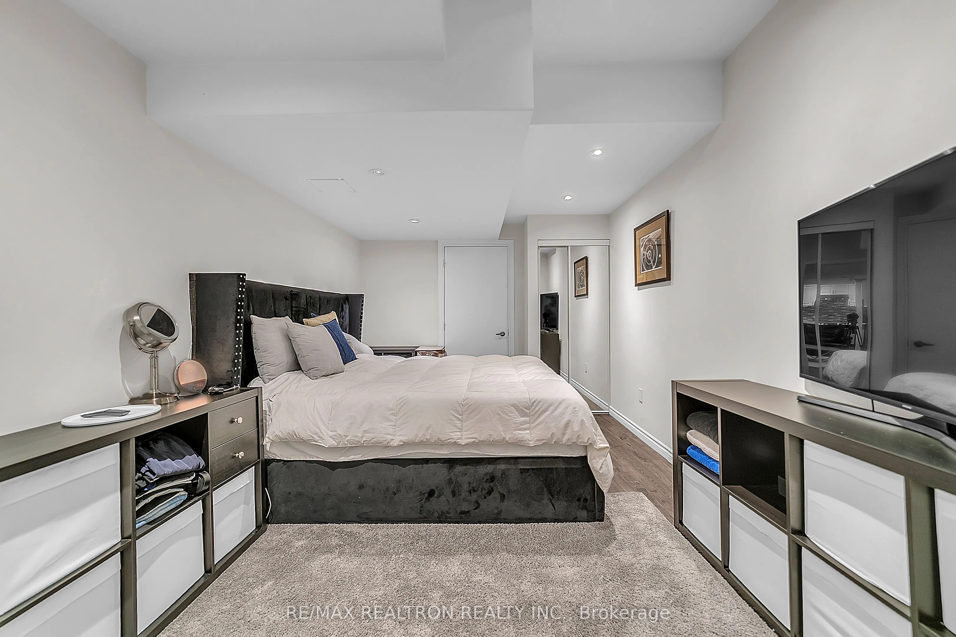 20 Rock Elm Court