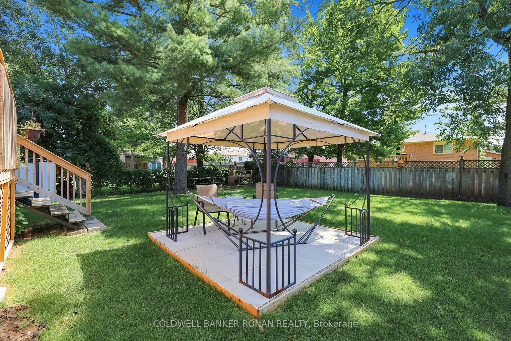 8 McCarthy Crescent