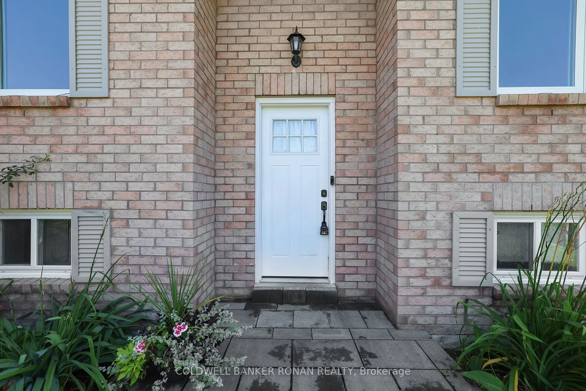 8 McCarthy Crescent