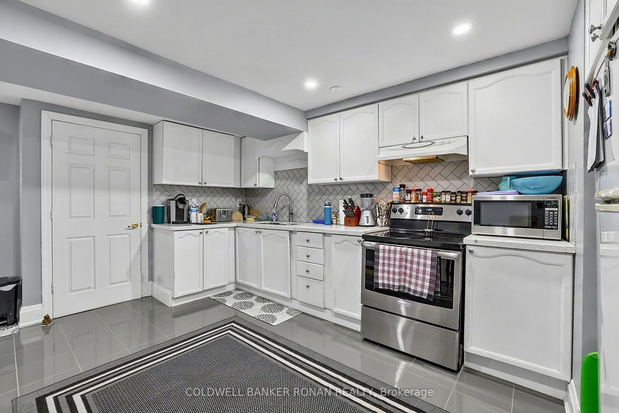 8 McCarthy Crescent