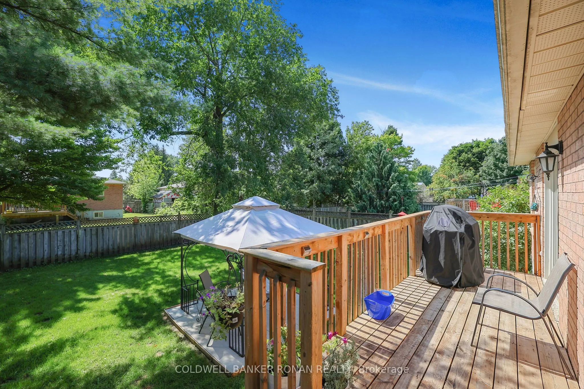 8 McCarthy Crescent