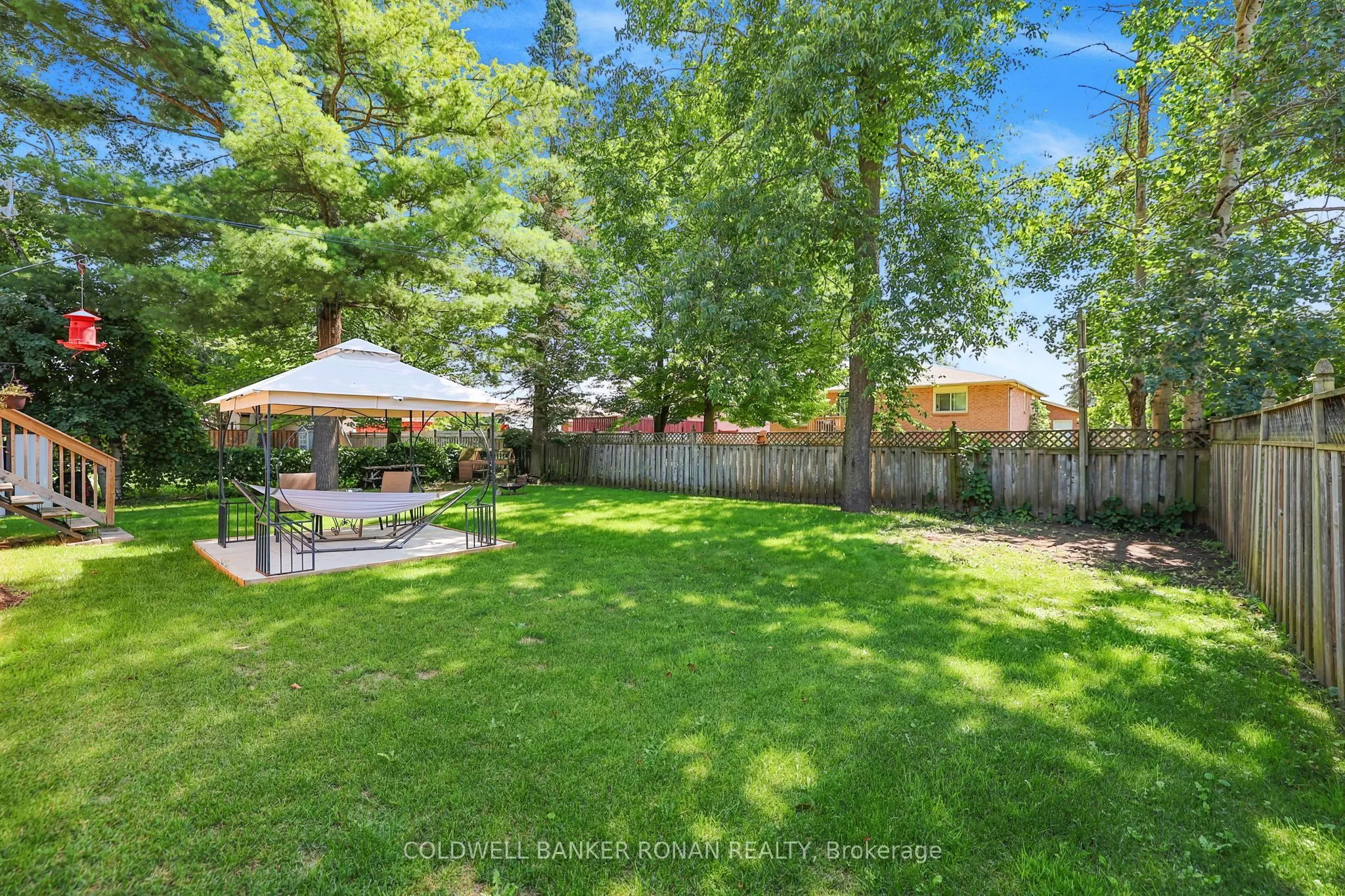 8 McCarthy Crescent