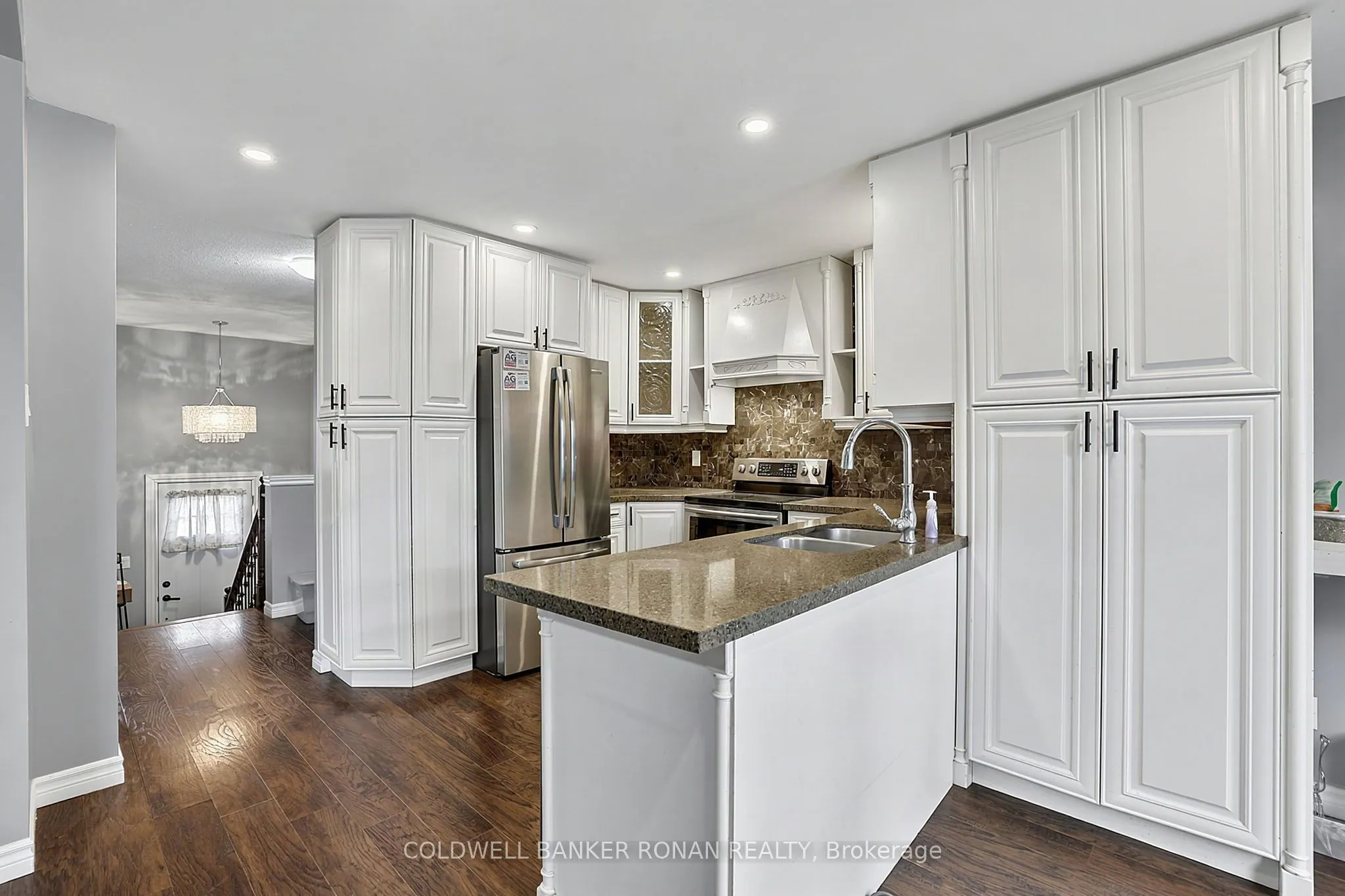 8 McCarthy Crescent