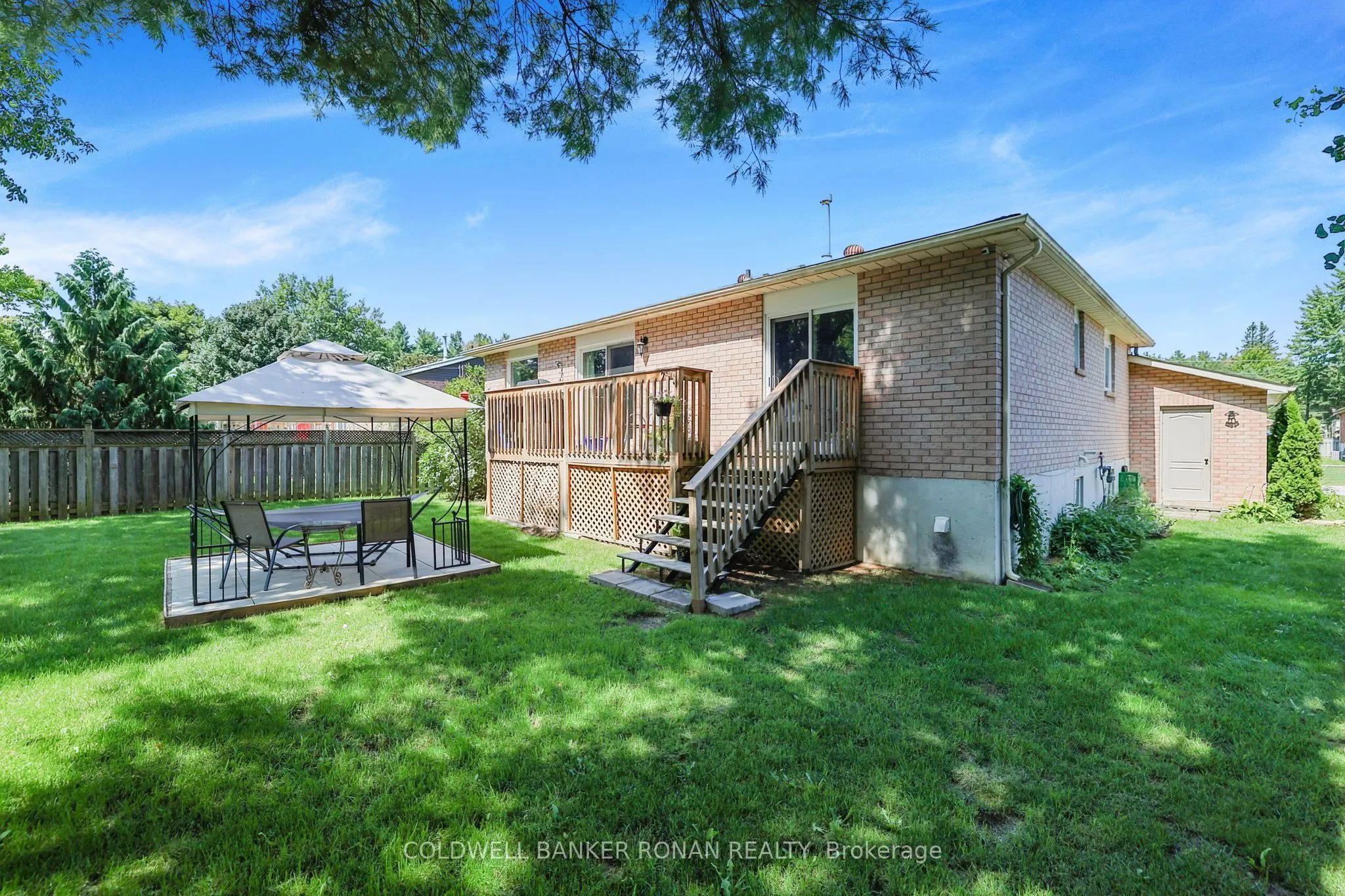 8 McCarthy Crescent