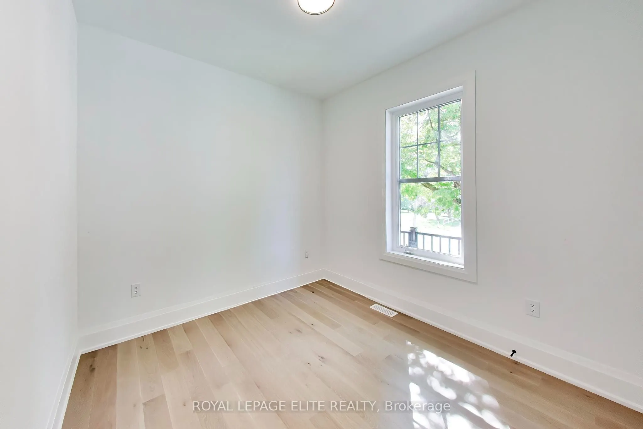 7 Dennison Street S