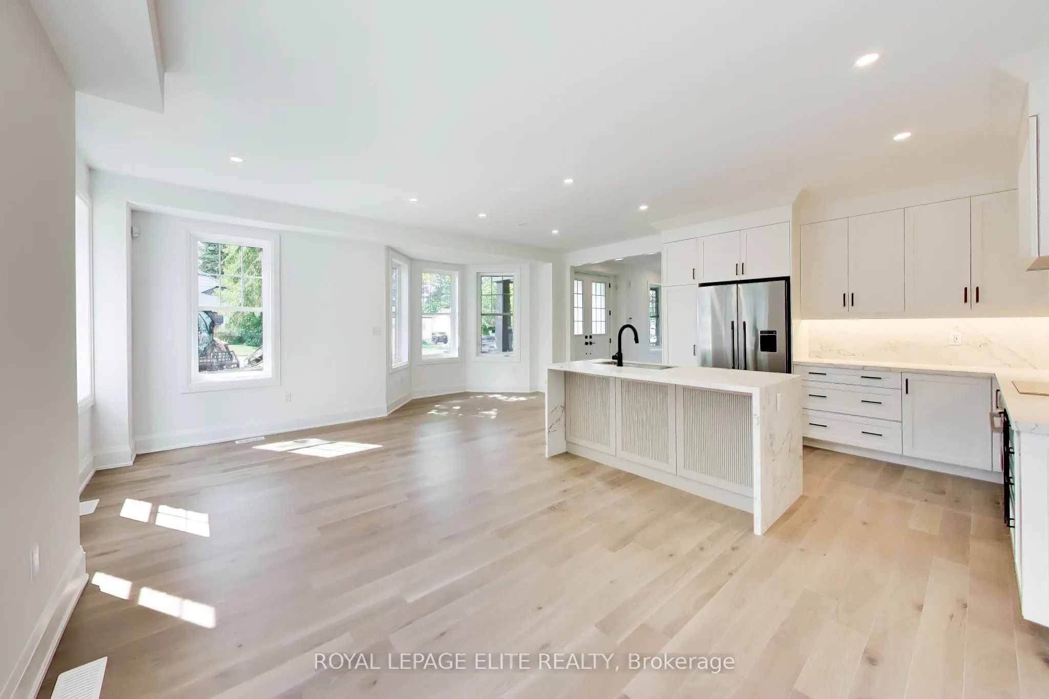 7 Dennison Street S