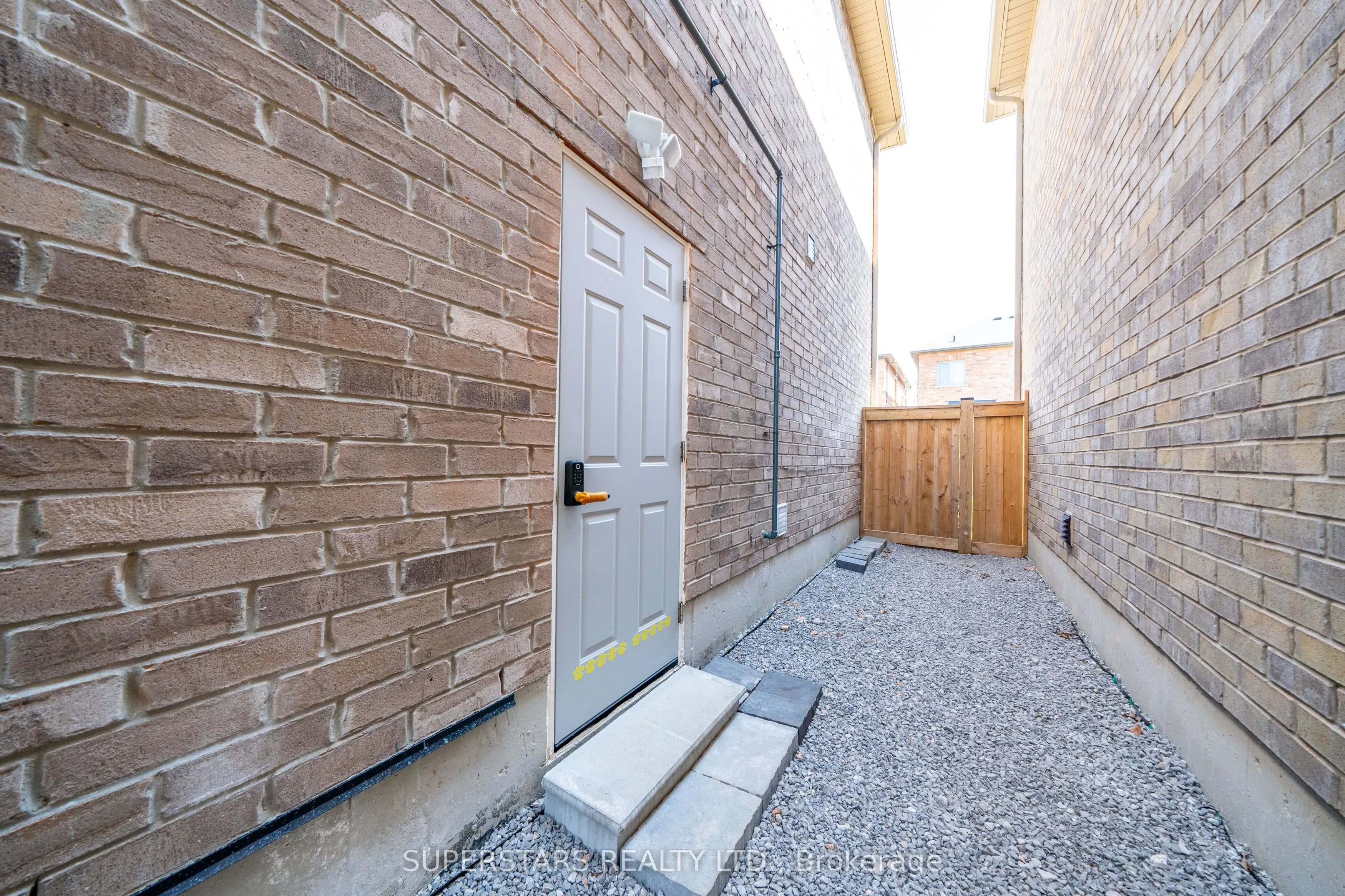 49 Birkett Way #Basement