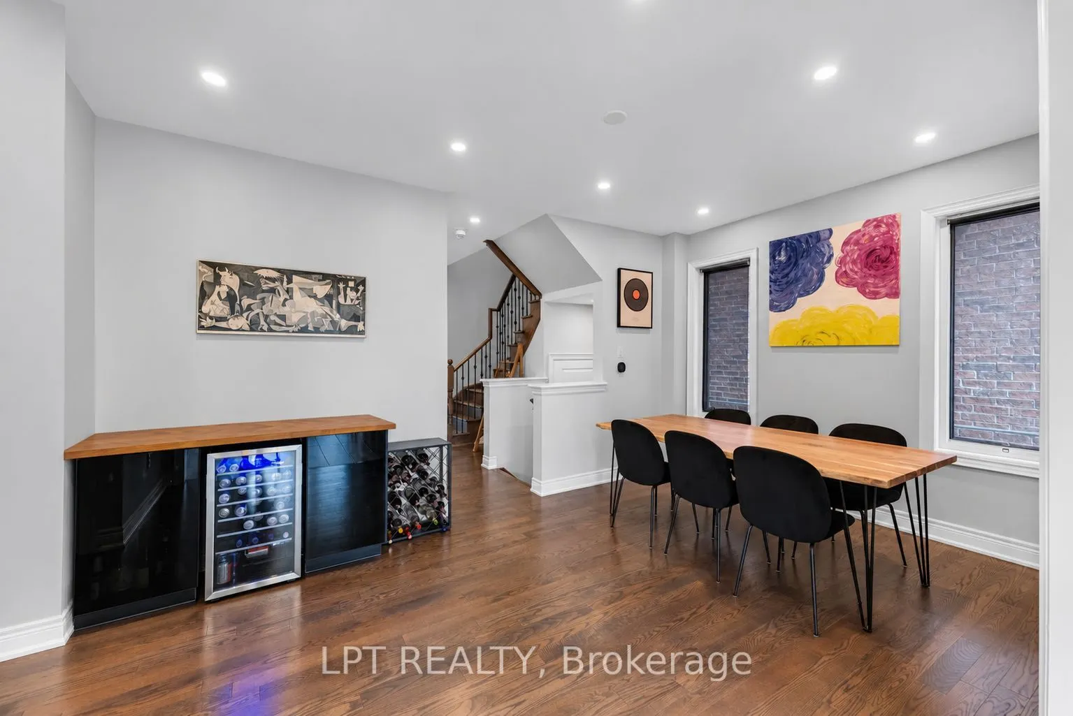 33 Mondial Crescent