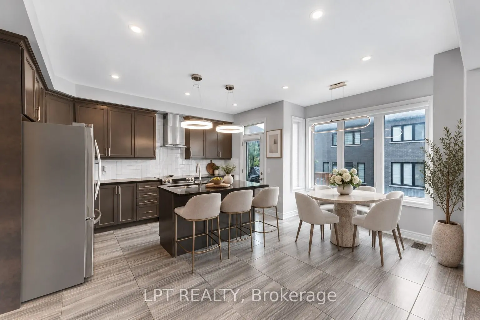 33 Mondial Crescent