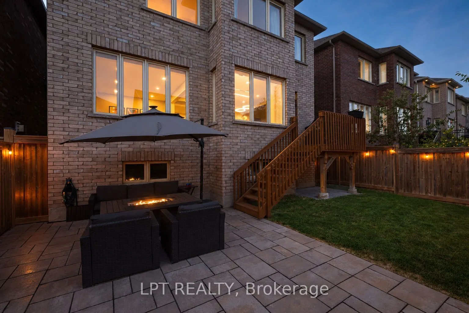 33 Mondial Crescent