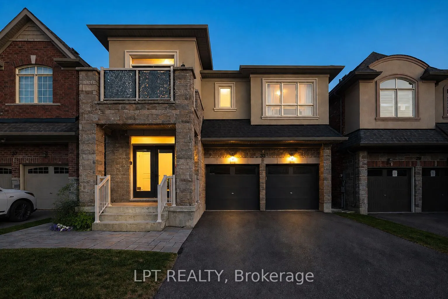33 Mondial Crescent
