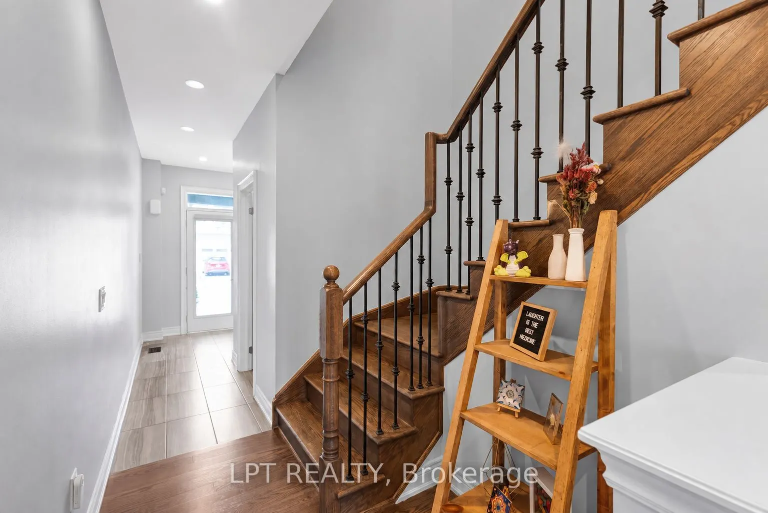 33 Mondial Crescent