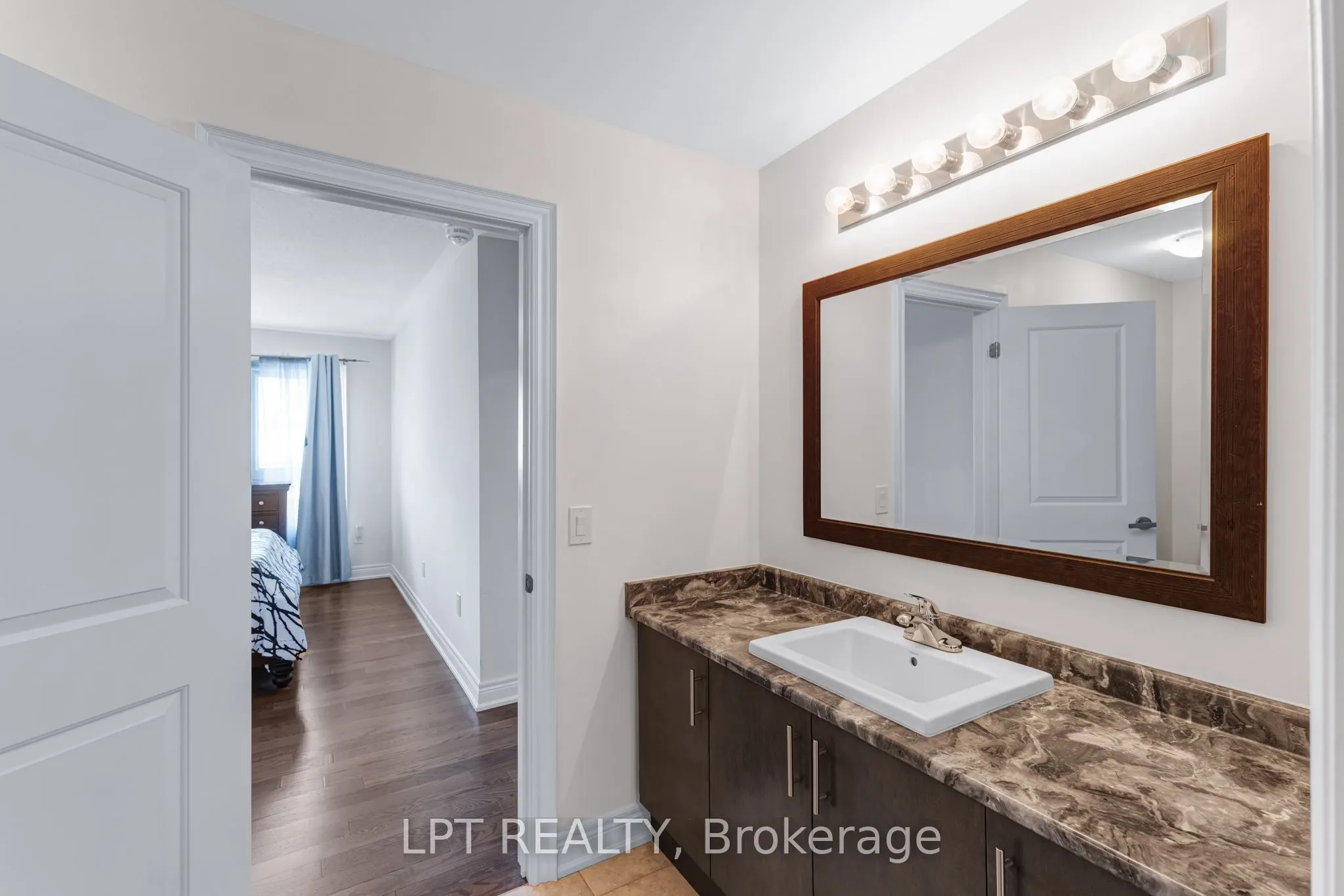 33 Mondial Crescent