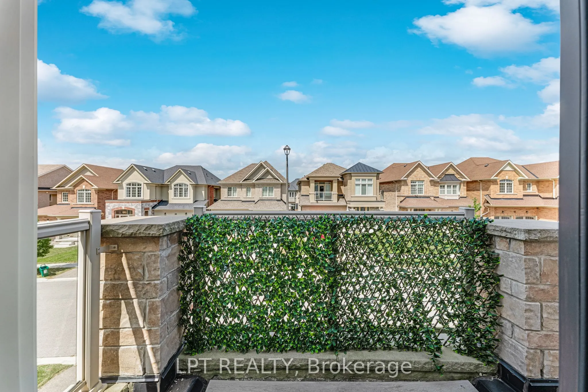 33 Mondial Crescent
