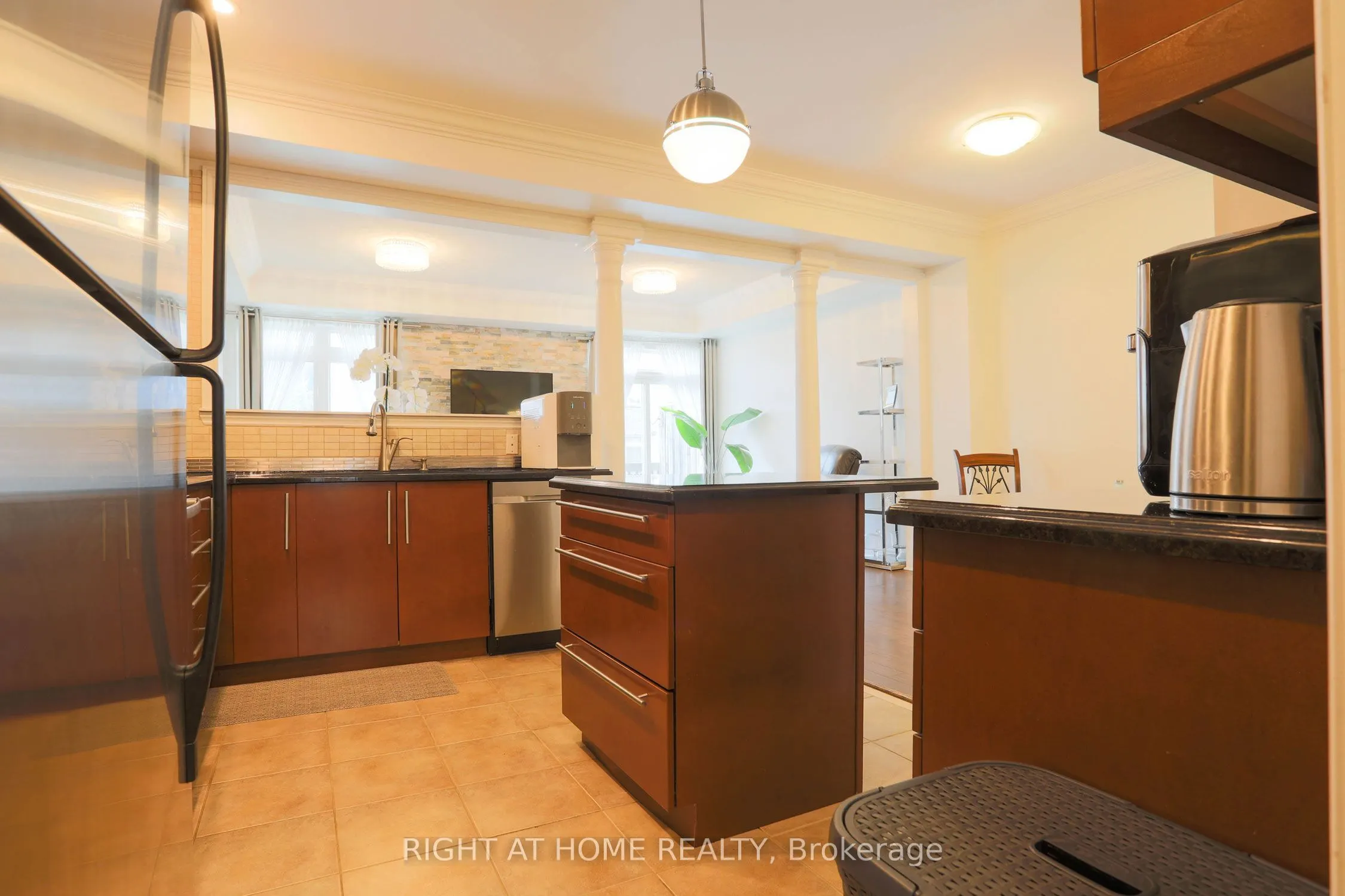 11 Littleriver Court
