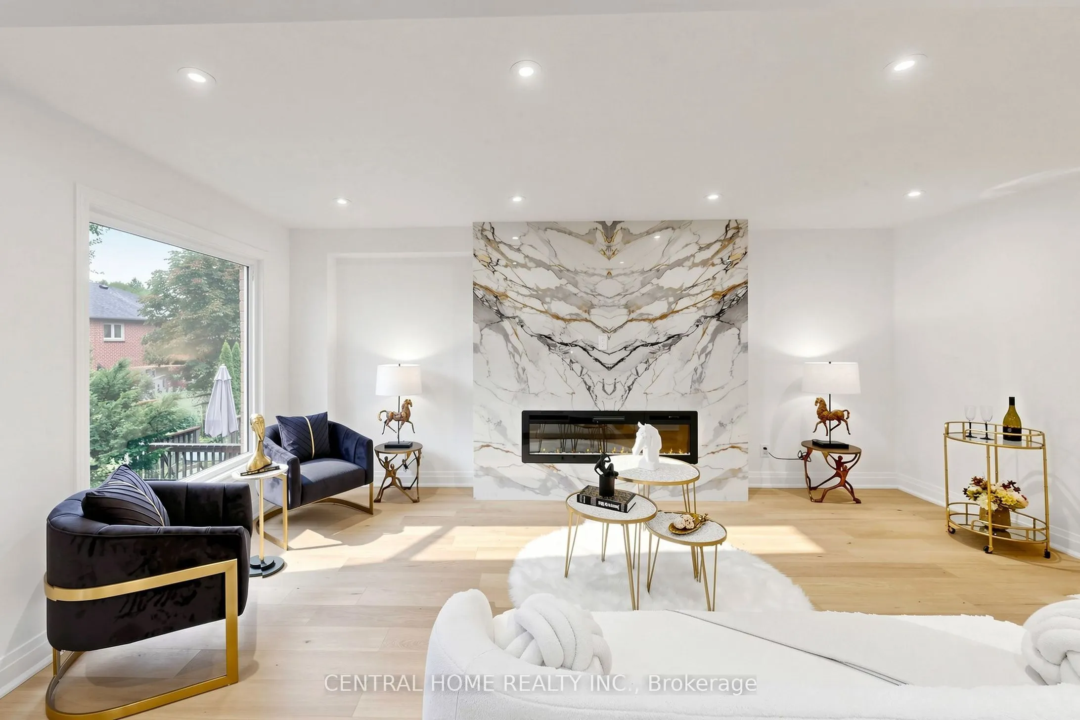 15 Closs Square