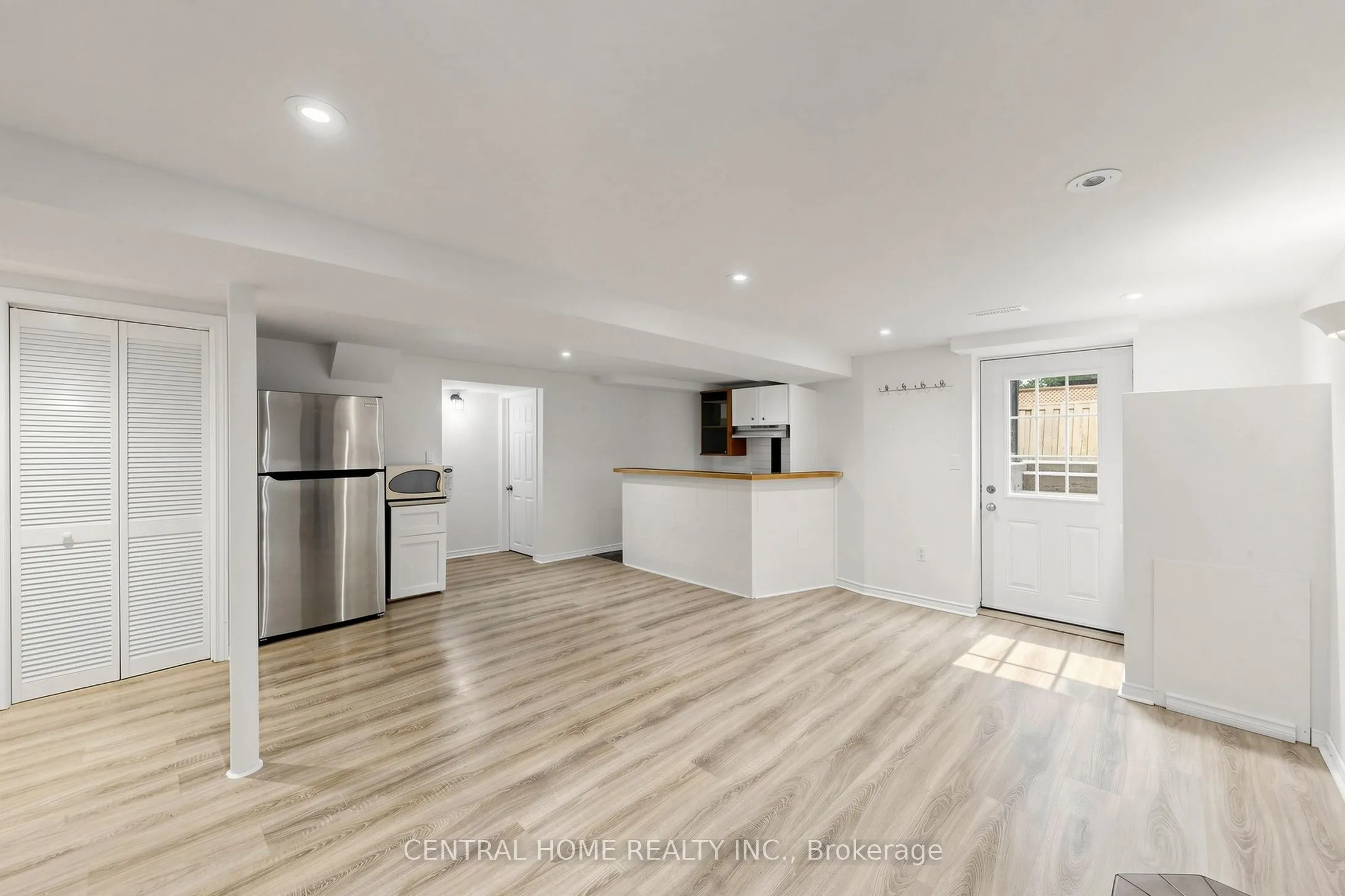 15 Closs Square