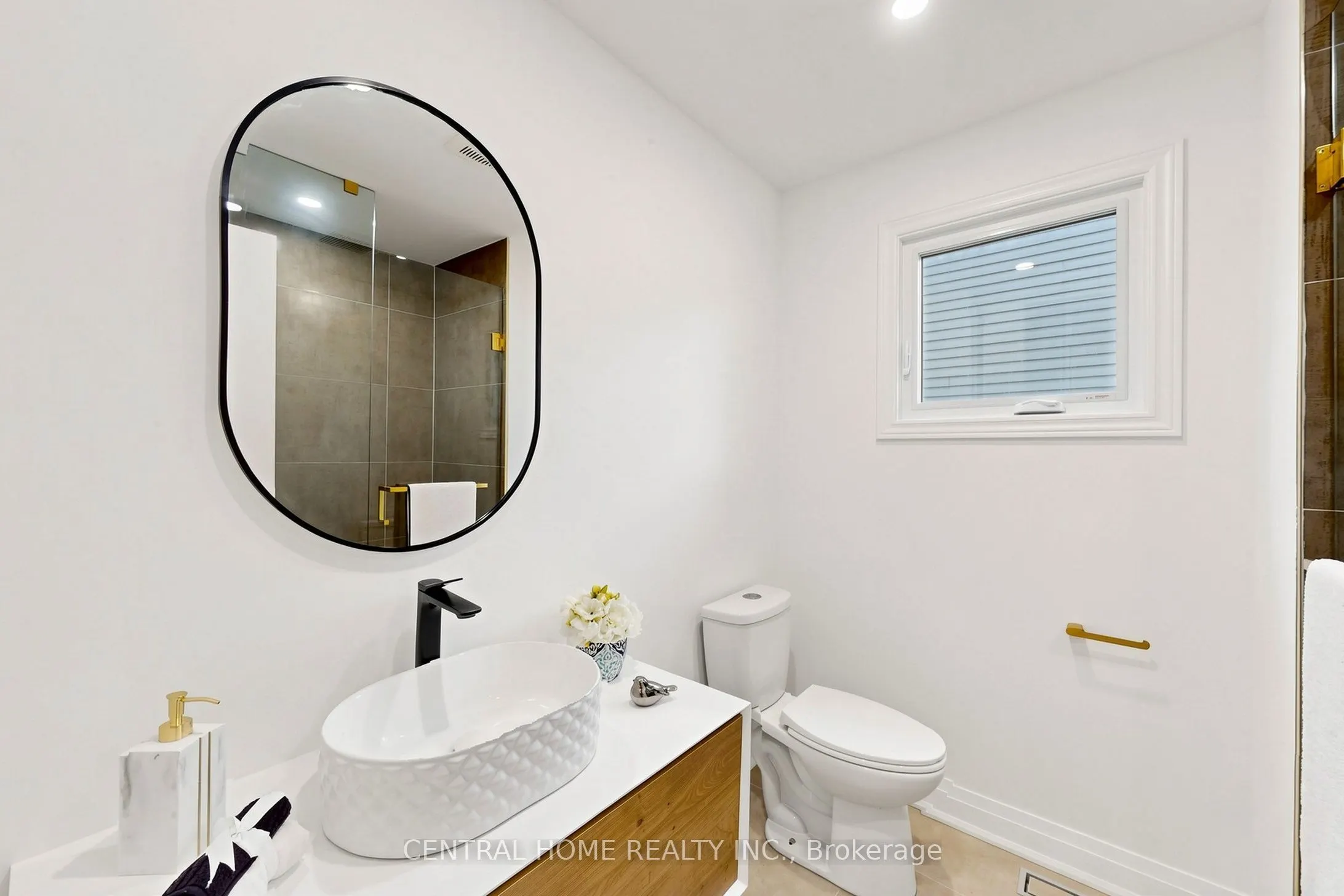 15 Closs Square