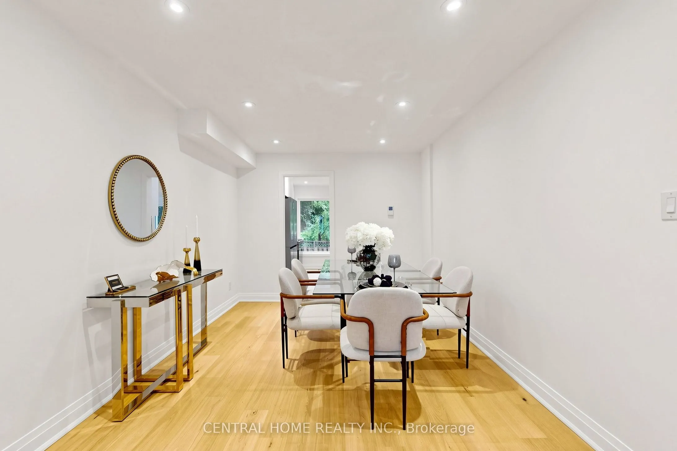 15 Closs Square
