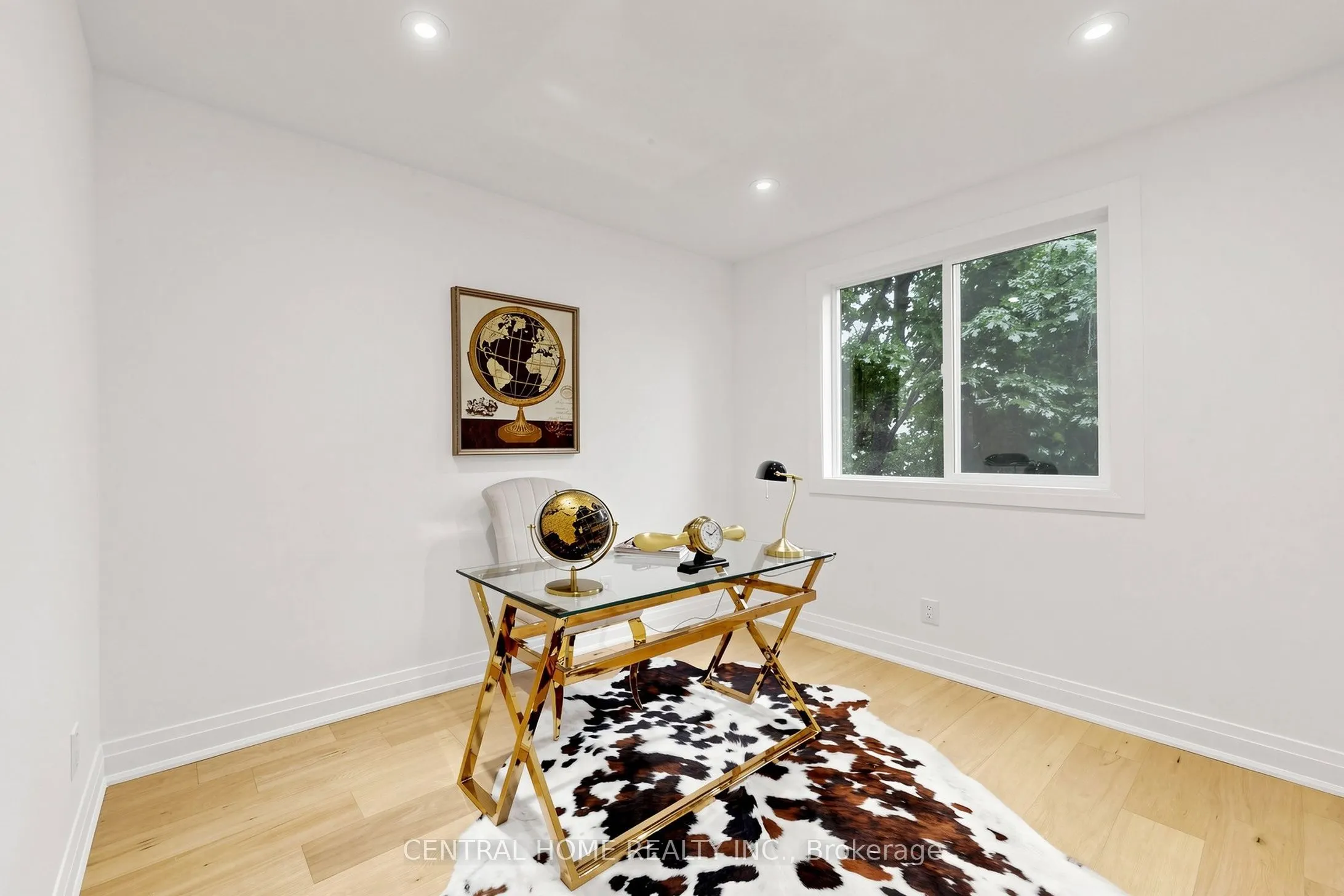 15 Closs Square