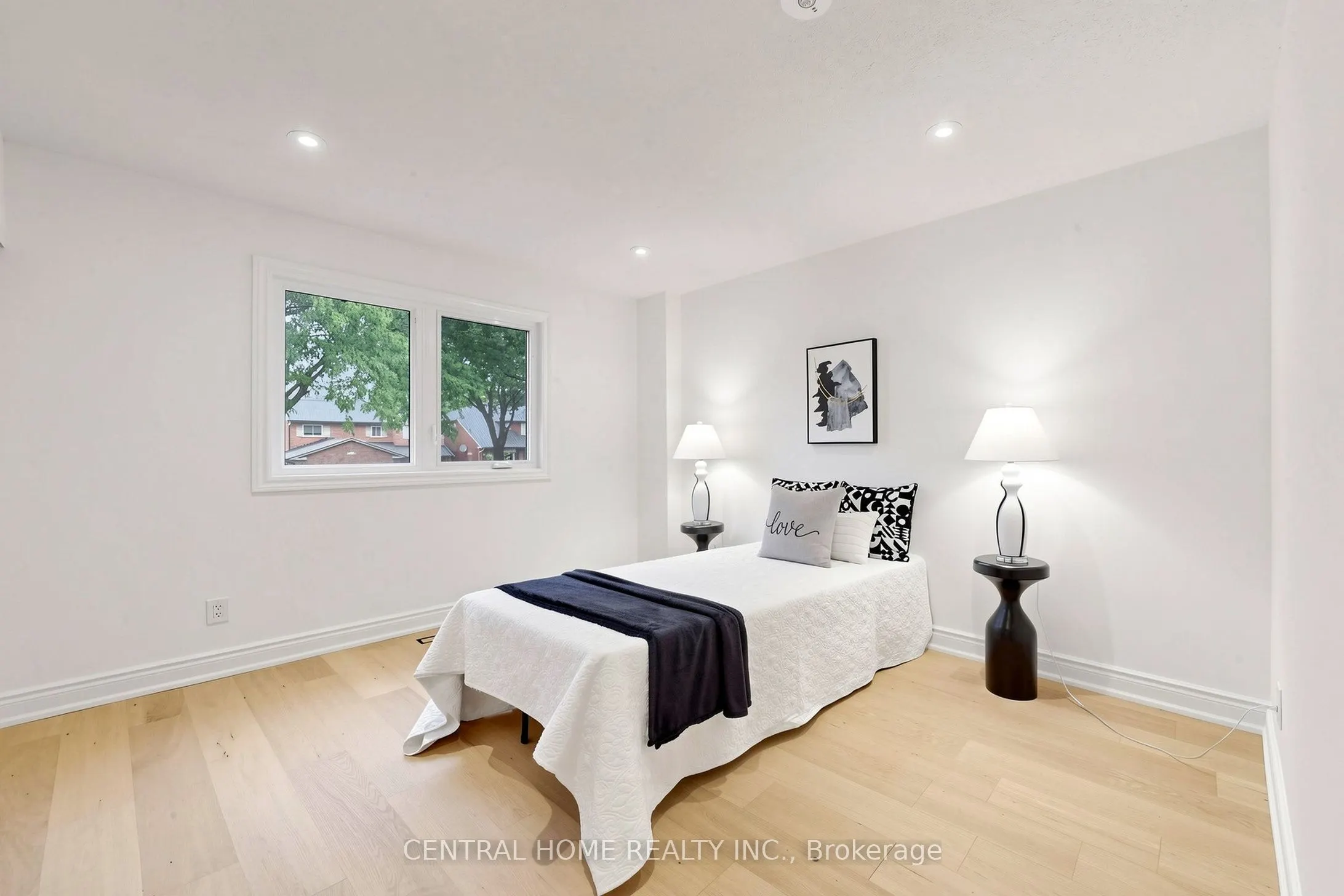 15 Closs Square