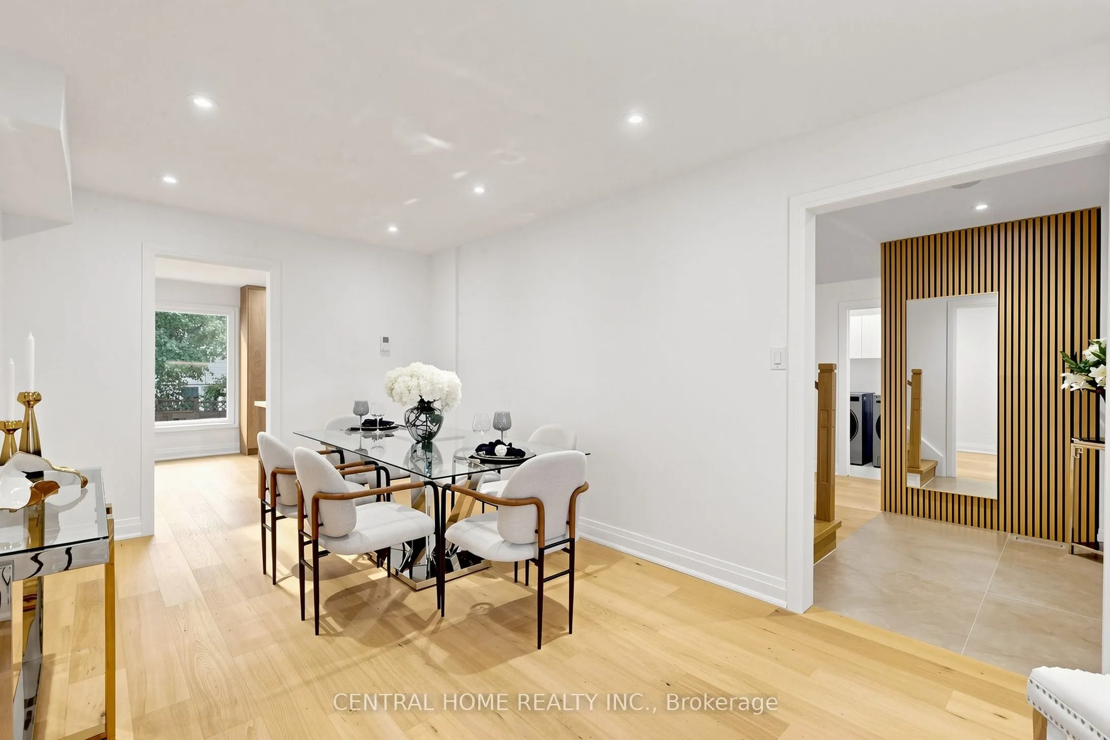 15 Closs Square