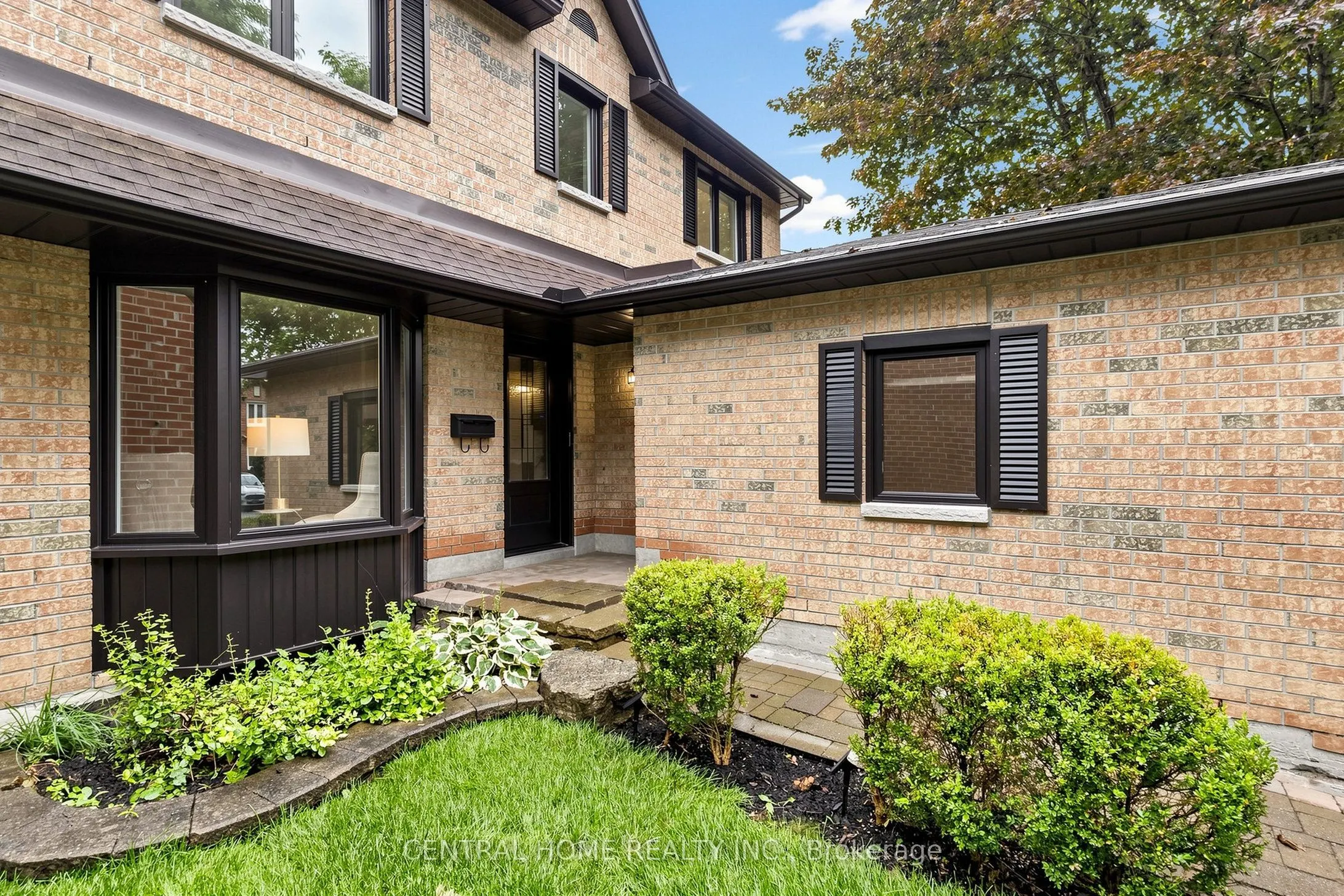 15 Closs Square