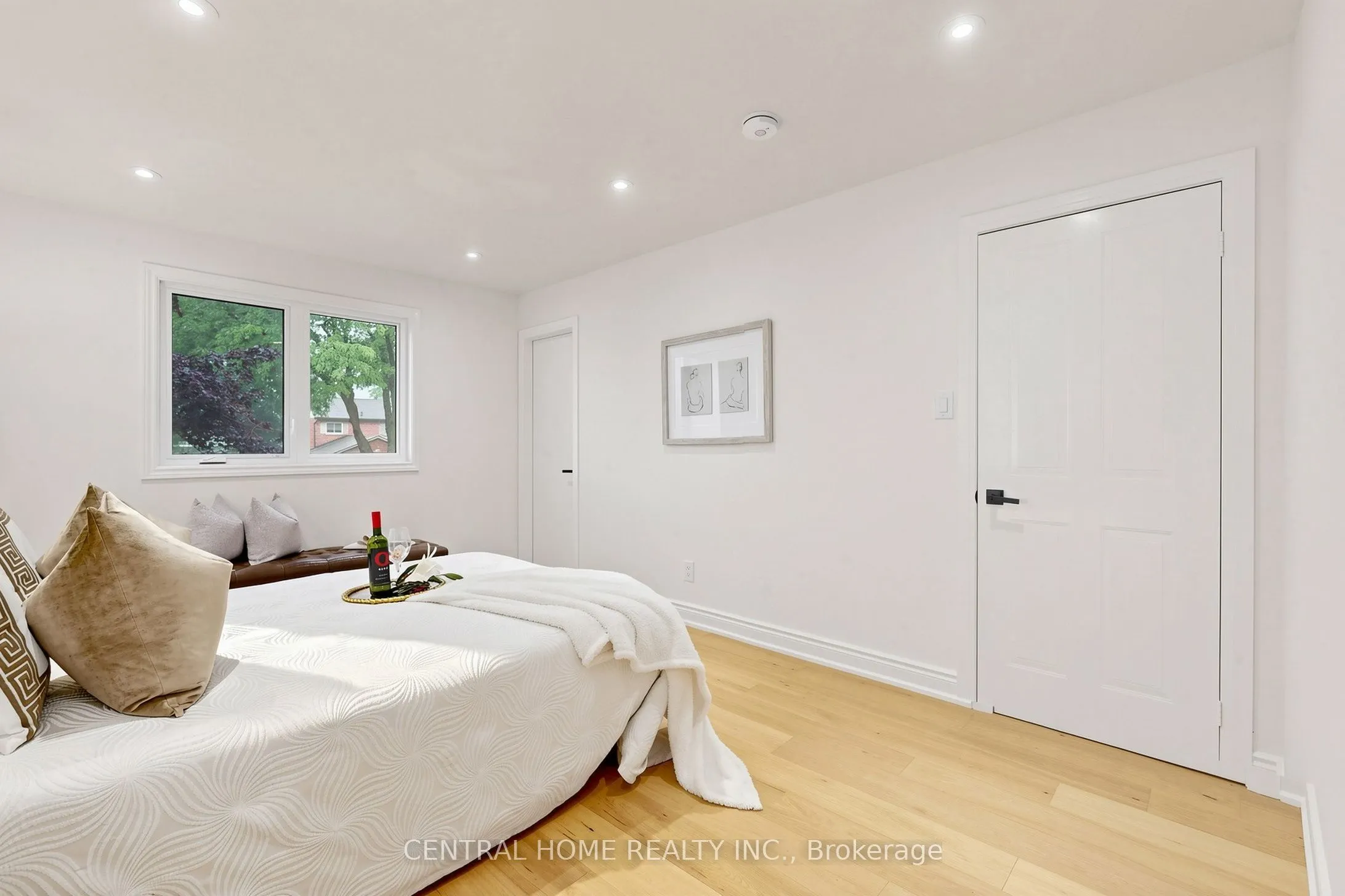 15 Closs Square