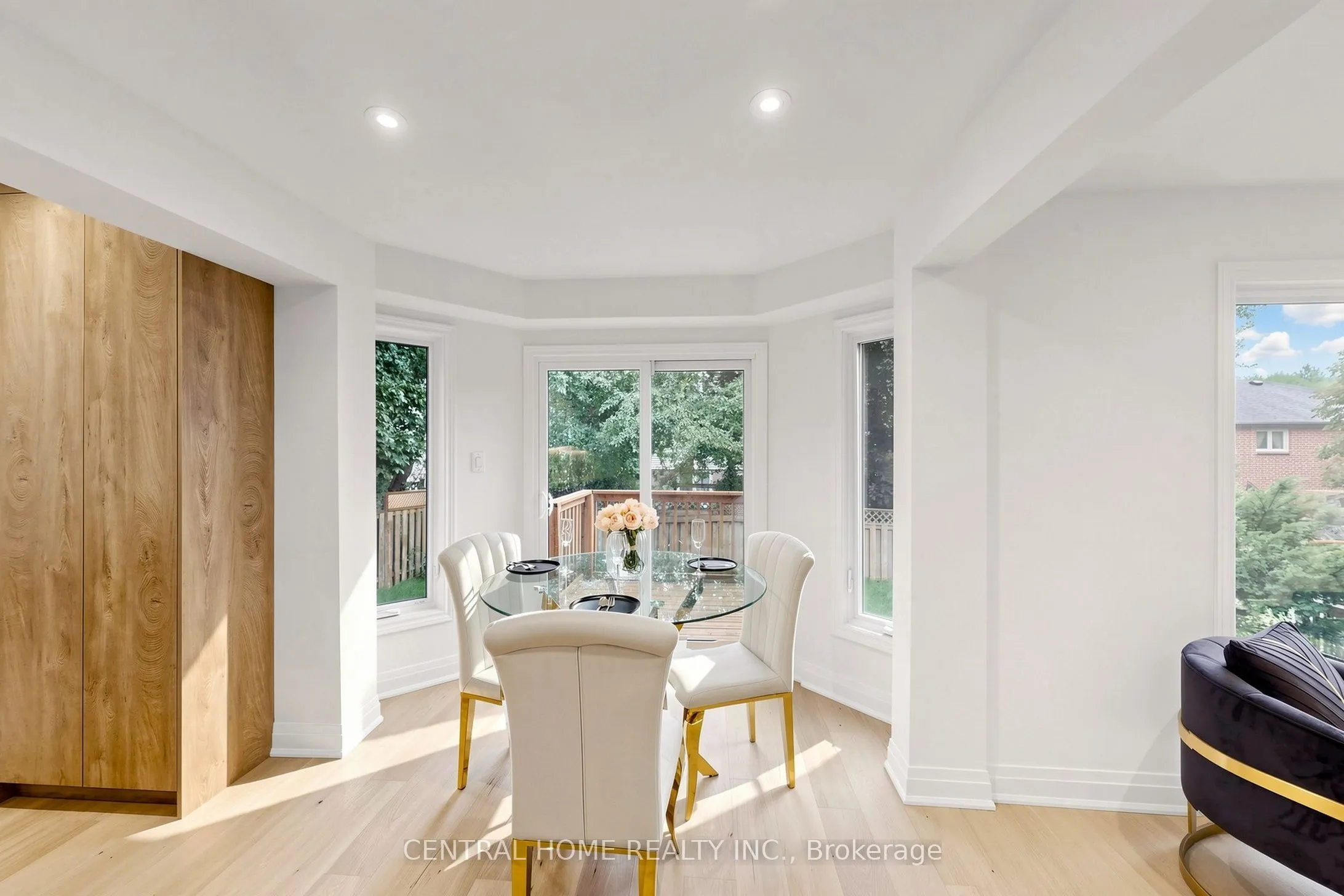 15 Closs Square