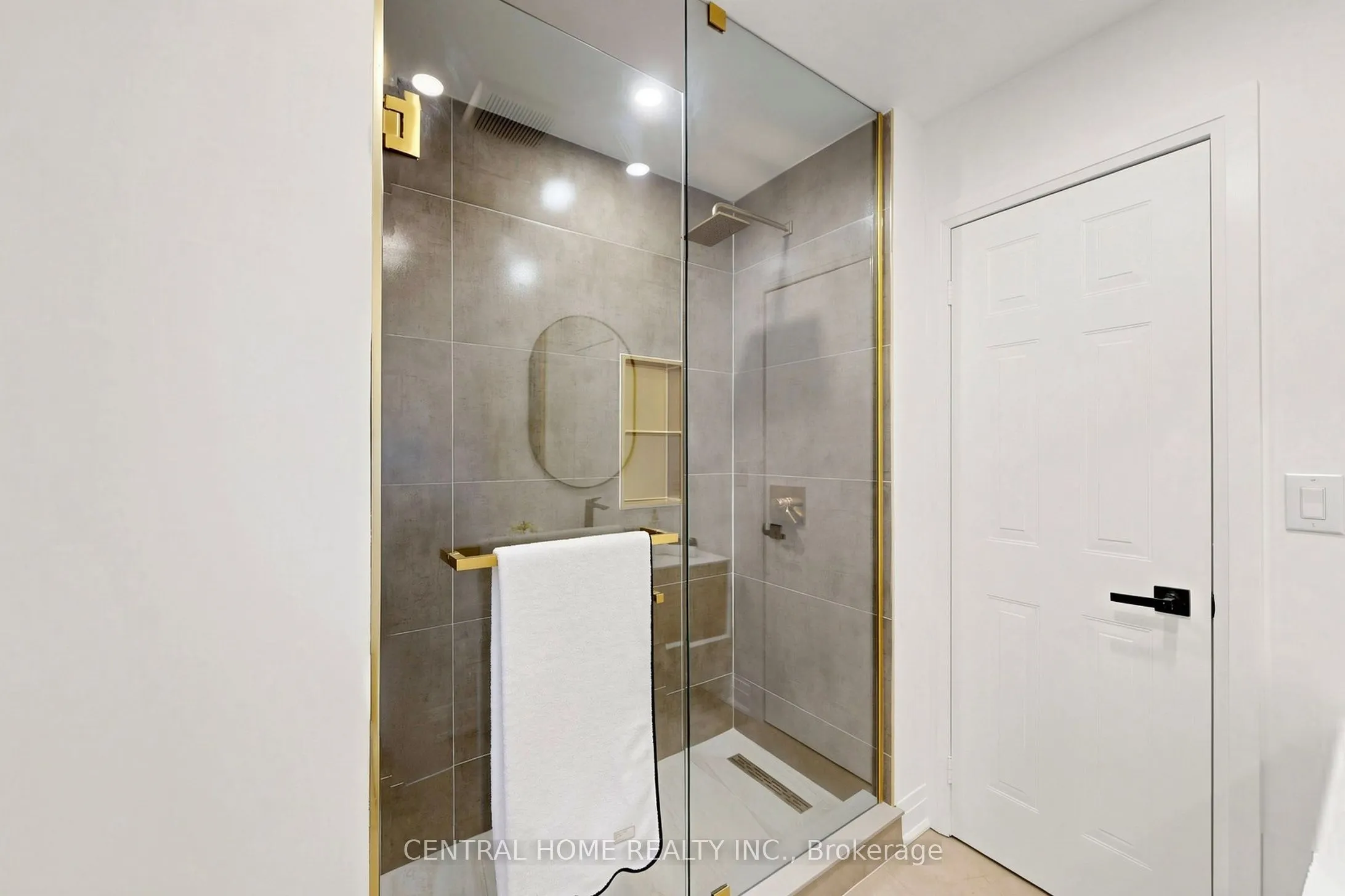 15 Closs Square